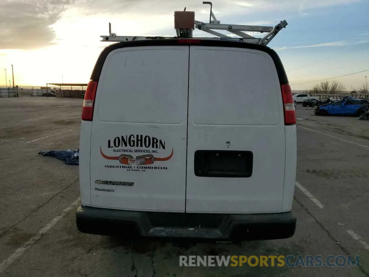 6 Photograph of a damaged car 1GCWGAFP5M1251810 CHEVROLET EXPRESS 2021