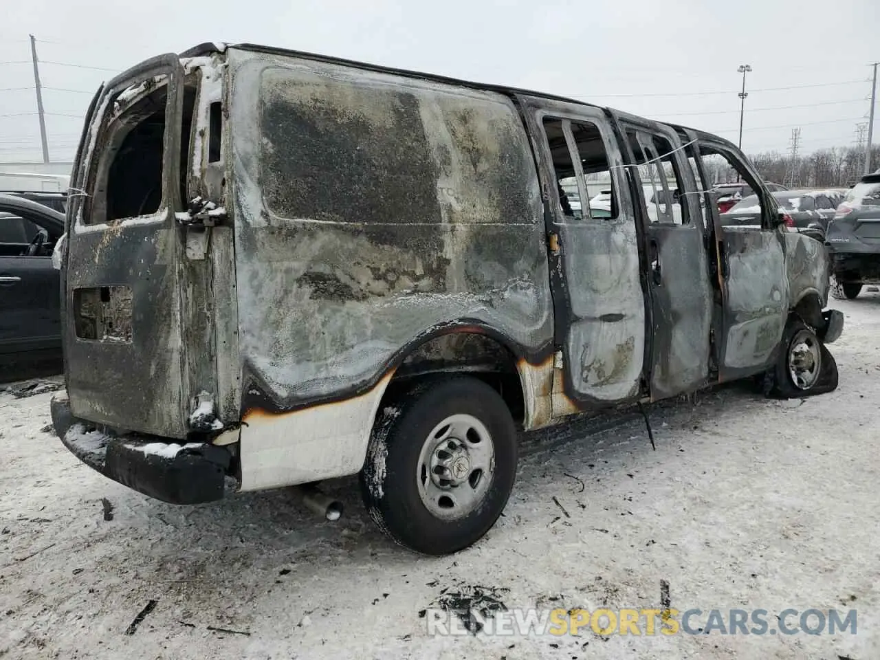 3 Photograph of a damaged car 1GCWGAFP8M1160692 CHEVROLET EXPRESS 2021