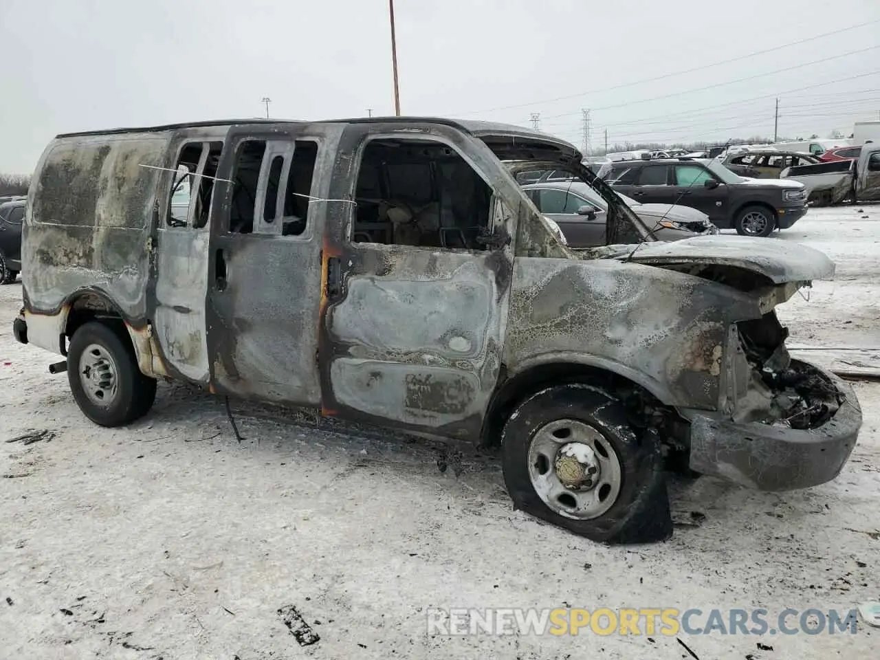4 Photograph of a damaged car 1GCWGAFP8M1160692 CHEVROLET EXPRESS 2021