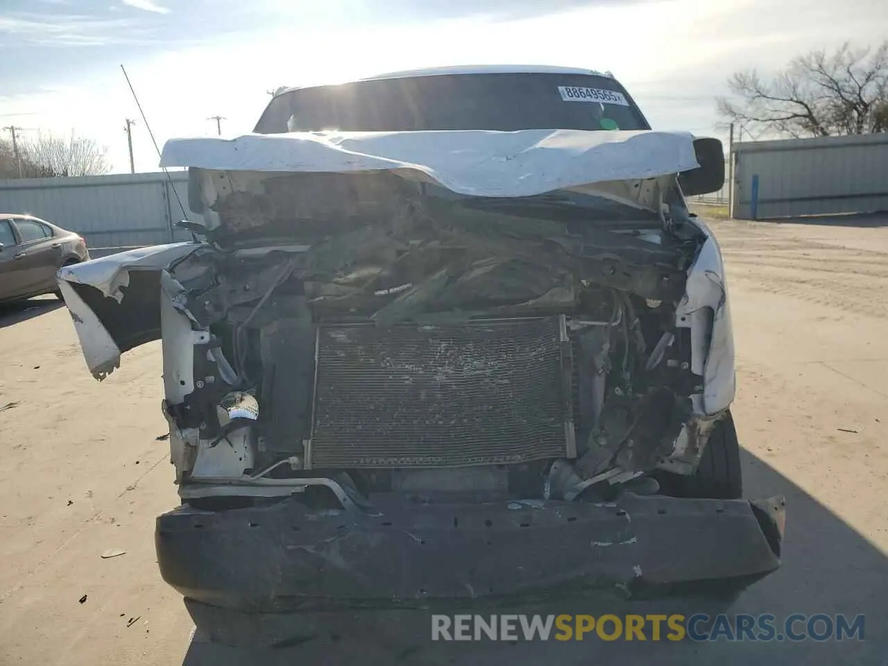 5 Photograph of a damaged car 1GCWGAF16N1255734 CHEVROLET EXPRESS 2022