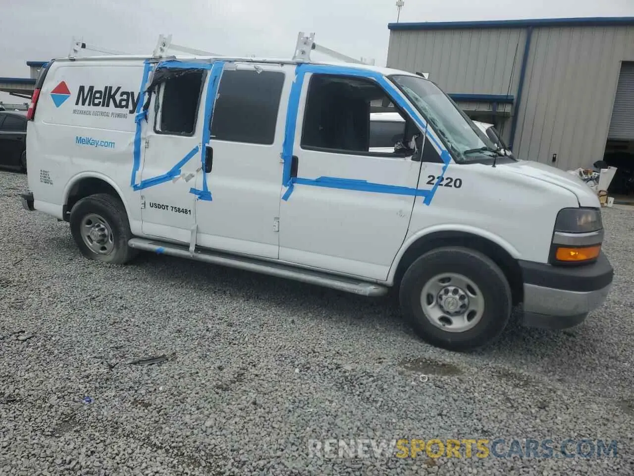 4 Photograph of a damaged car 1GCWGAFP0N1177570 CHEVROLET EXPRESS 2022
