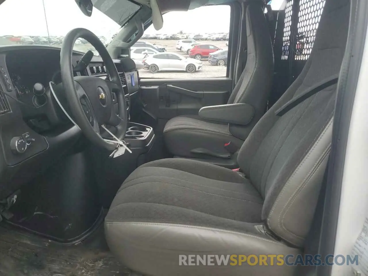 7 Photograph of a damaged car 1GCWGAFP0N1177570 CHEVROLET EXPRESS 2022
