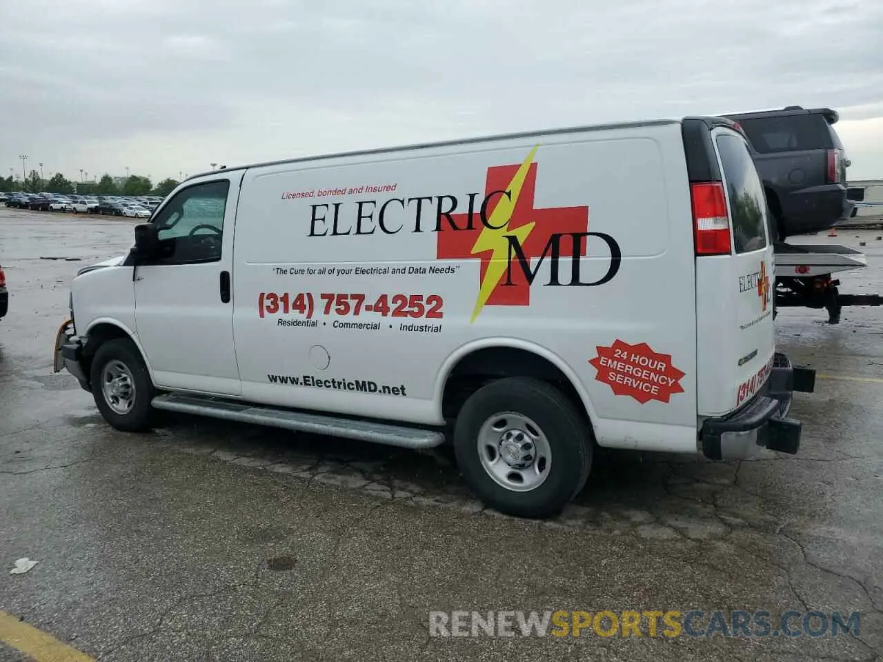 2 Photograph of a damaged car 1GCWGAFP1N1177920 CHEVROLET EXPRESS 2022