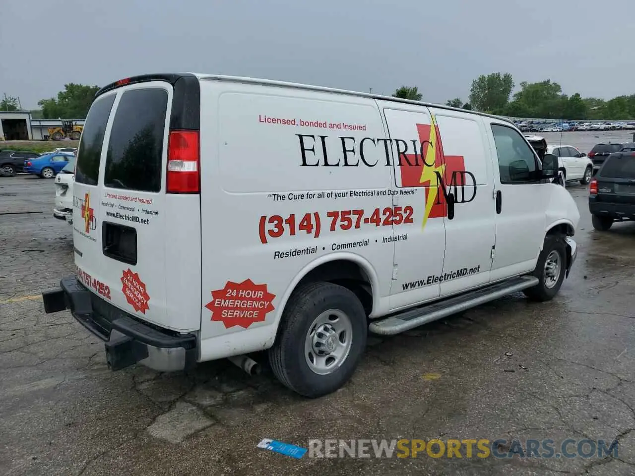 3 Photograph of a damaged car 1GCWGAFP1N1177920 CHEVROLET EXPRESS 2022