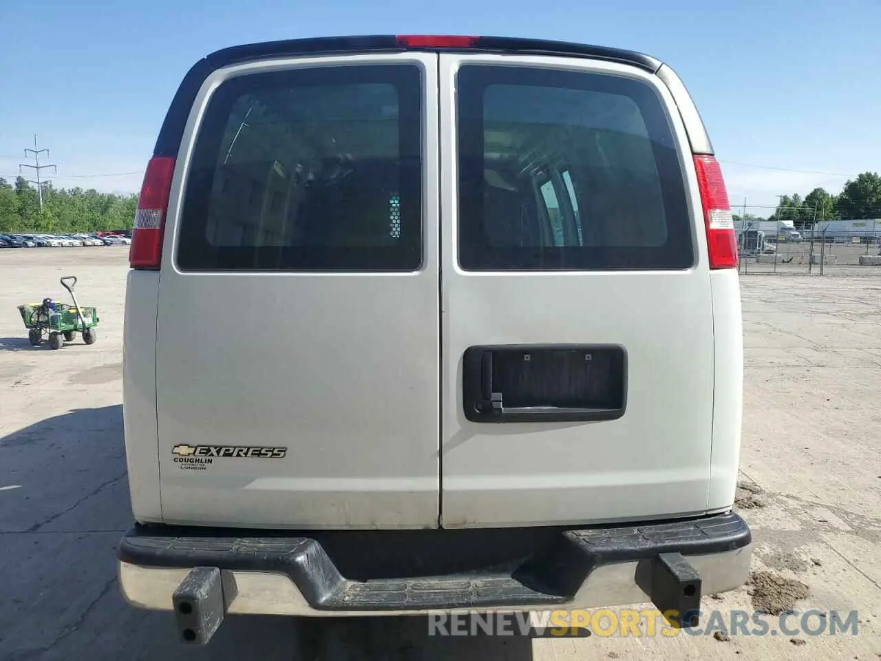 6 Photograph of a damaged car 1GCWGAFP4N1140862 CHEVROLET EXPRESS 2022