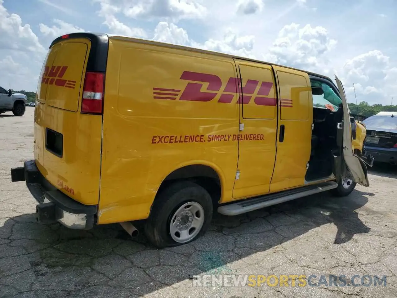 3 Photograph of a damaged car 1GCWGAFP6N1170168 CHEVROLET EXPRESS 2022