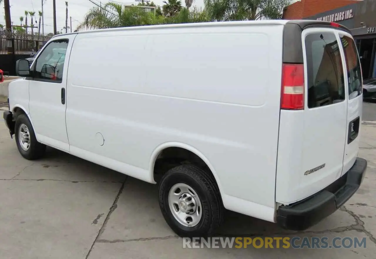 4 Photograph of a damaged car 1GCWGAFP7N1182202 CHEVROLET EXPRESS 2022