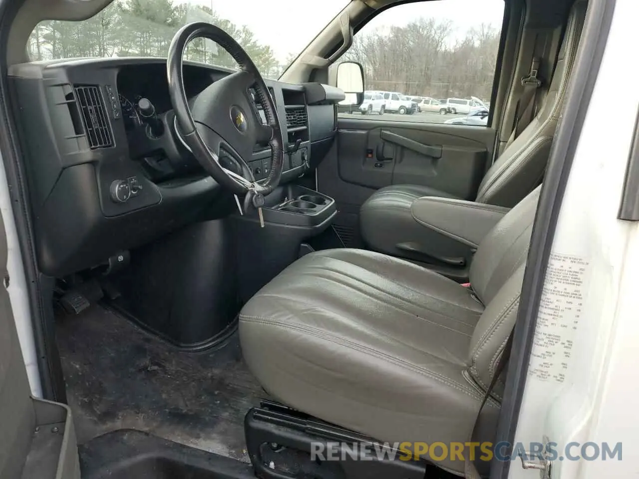 7 Photograph of a damaged car 1GCWGAFP7N1251633 CHEVROLET EXPRESS 2022