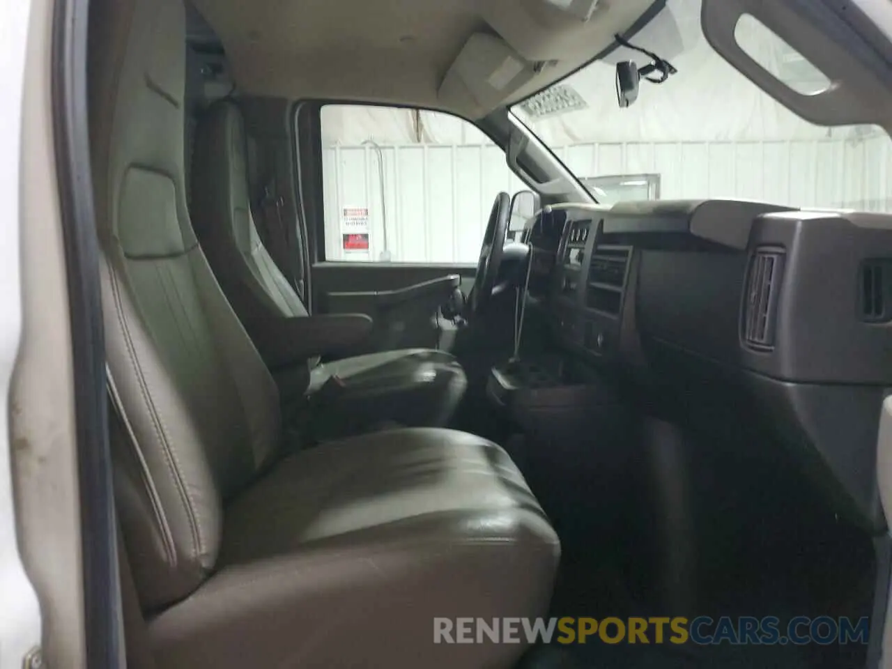 11 Photograph of a damaged car 1GCWGAFP8N1259529 CHEVROLET EXPRESS 2022