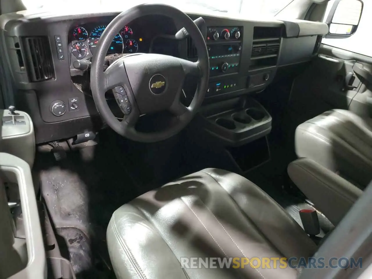 8 Photograph of a damaged car 1GCWGAFP8N1259529 CHEVROLET EXPRESS 2022