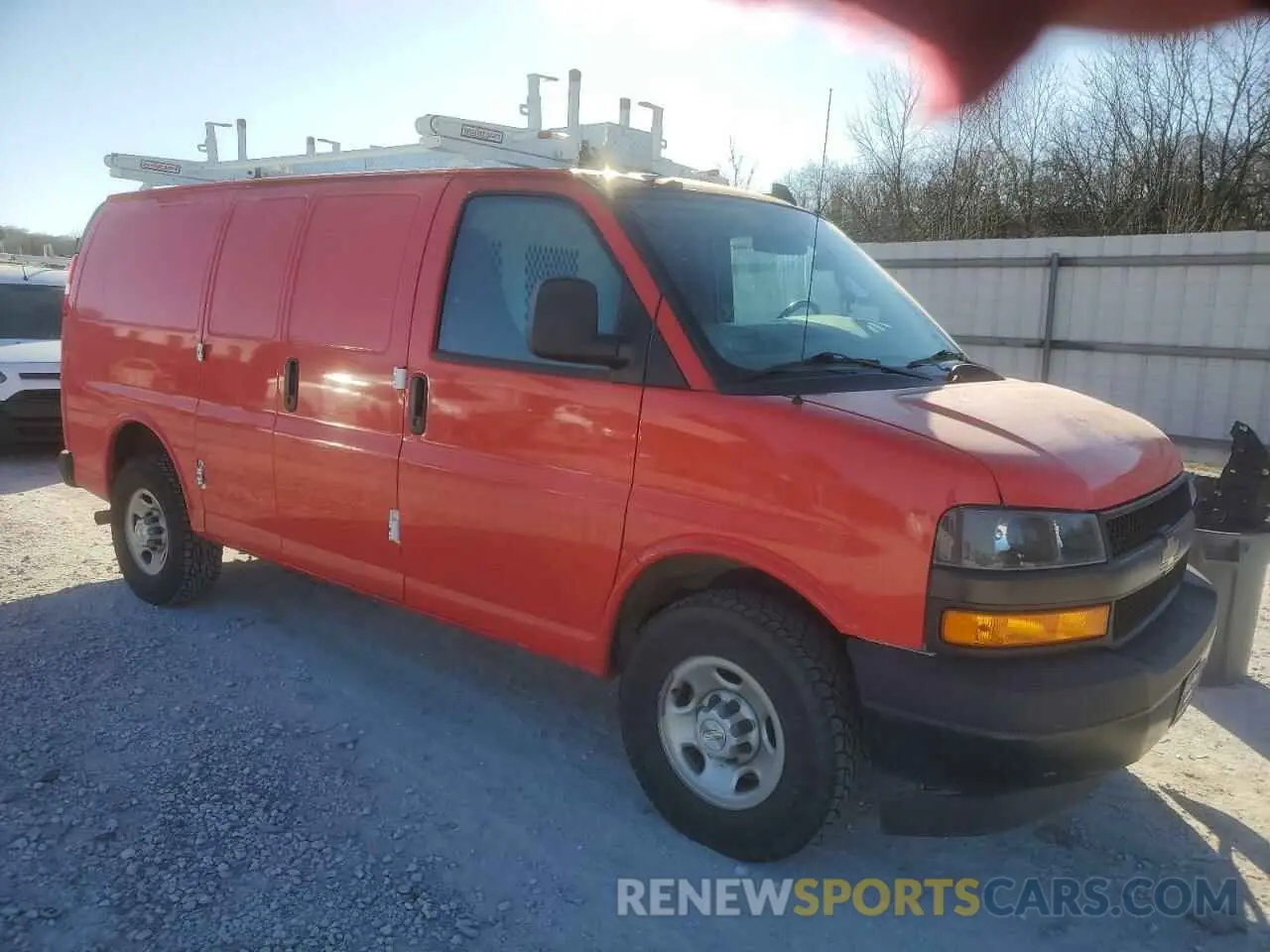 4 Photograph of a damaged car 1GCWGAFPXN1270760 CHEVROLET EXPRESS 2022