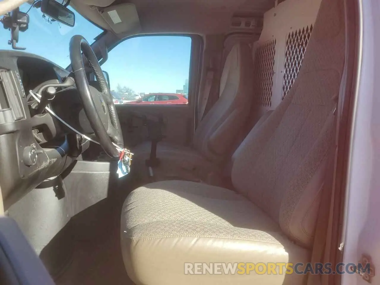 7 Photograph of a damaged car 1GCWGAFPXN1270760 CHEVROLET EXPRESS 2022