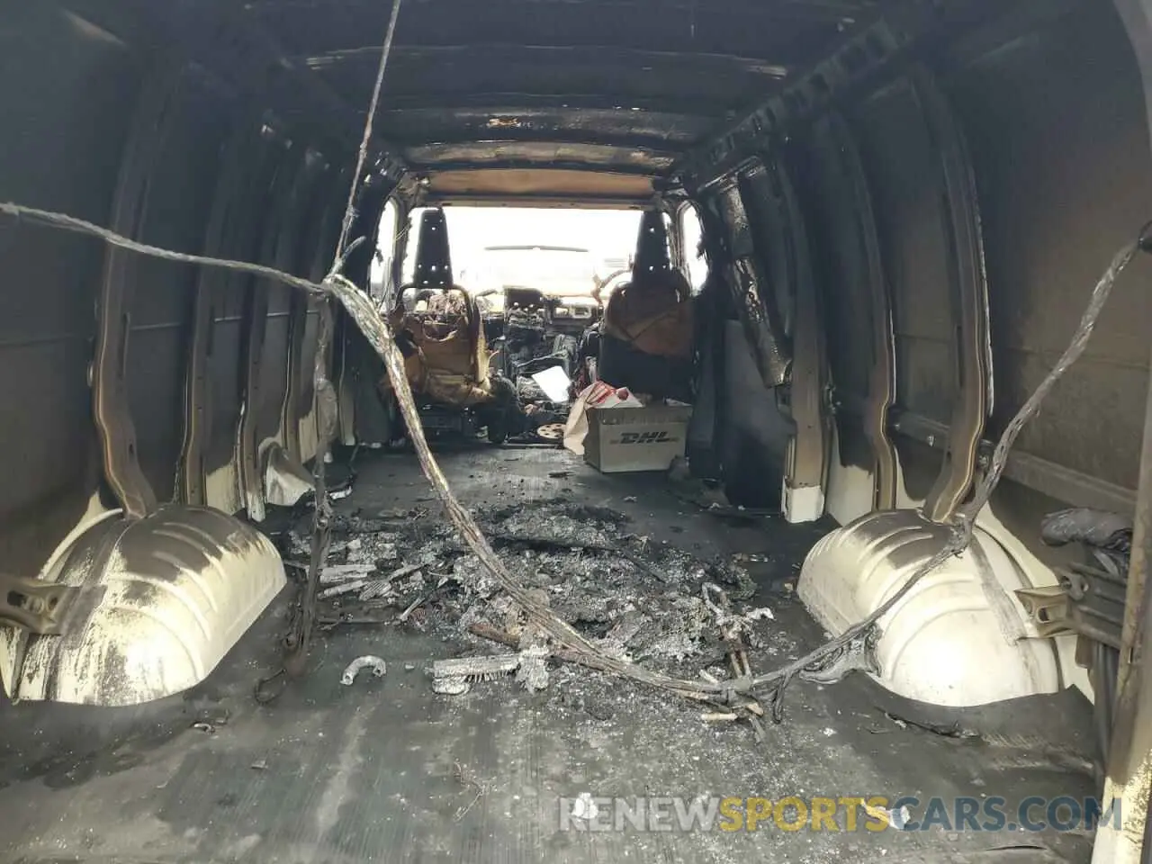 11 Photograph of a damaged car 1GCWGBF78N1283769 CHEVROLET EXPRESS 2022