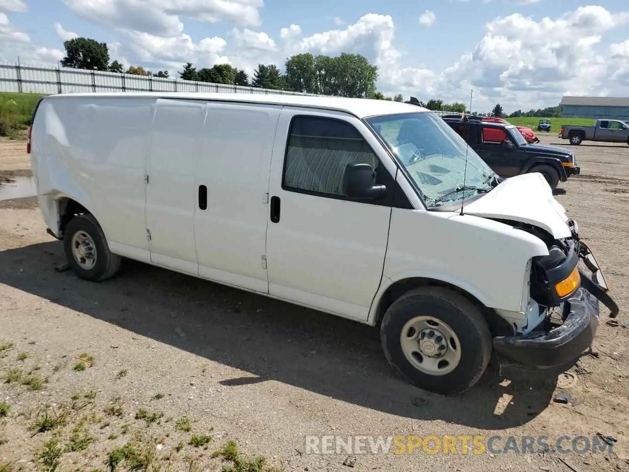 4 Photograph of a damaged car 1GCWGBFP4N1167923 CHEVROLET EXPRESS 2022