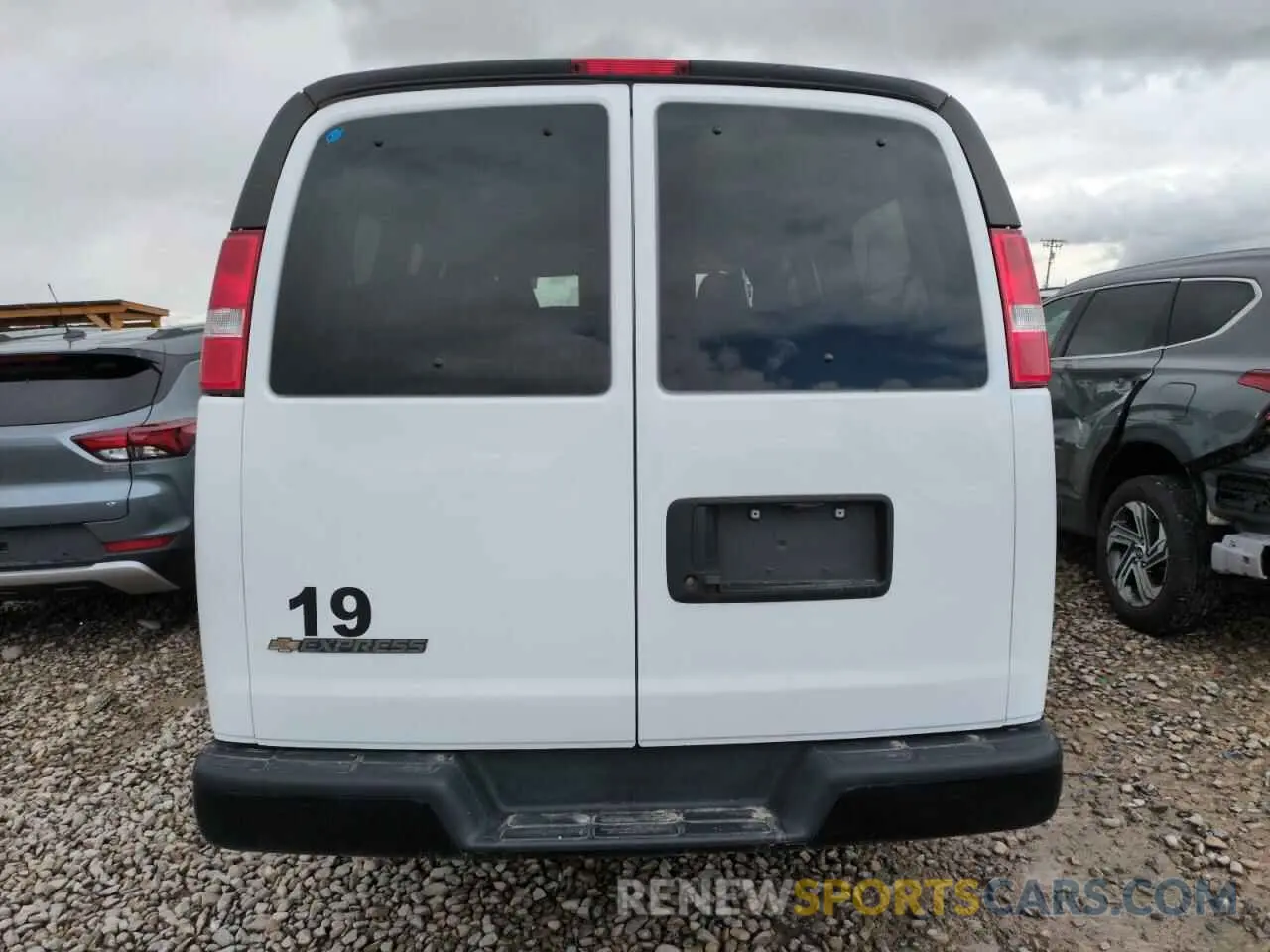 6 Photograph of a damaged car 1GAWGEFP4P1211318 CHEVROLET EXPRESS 2023