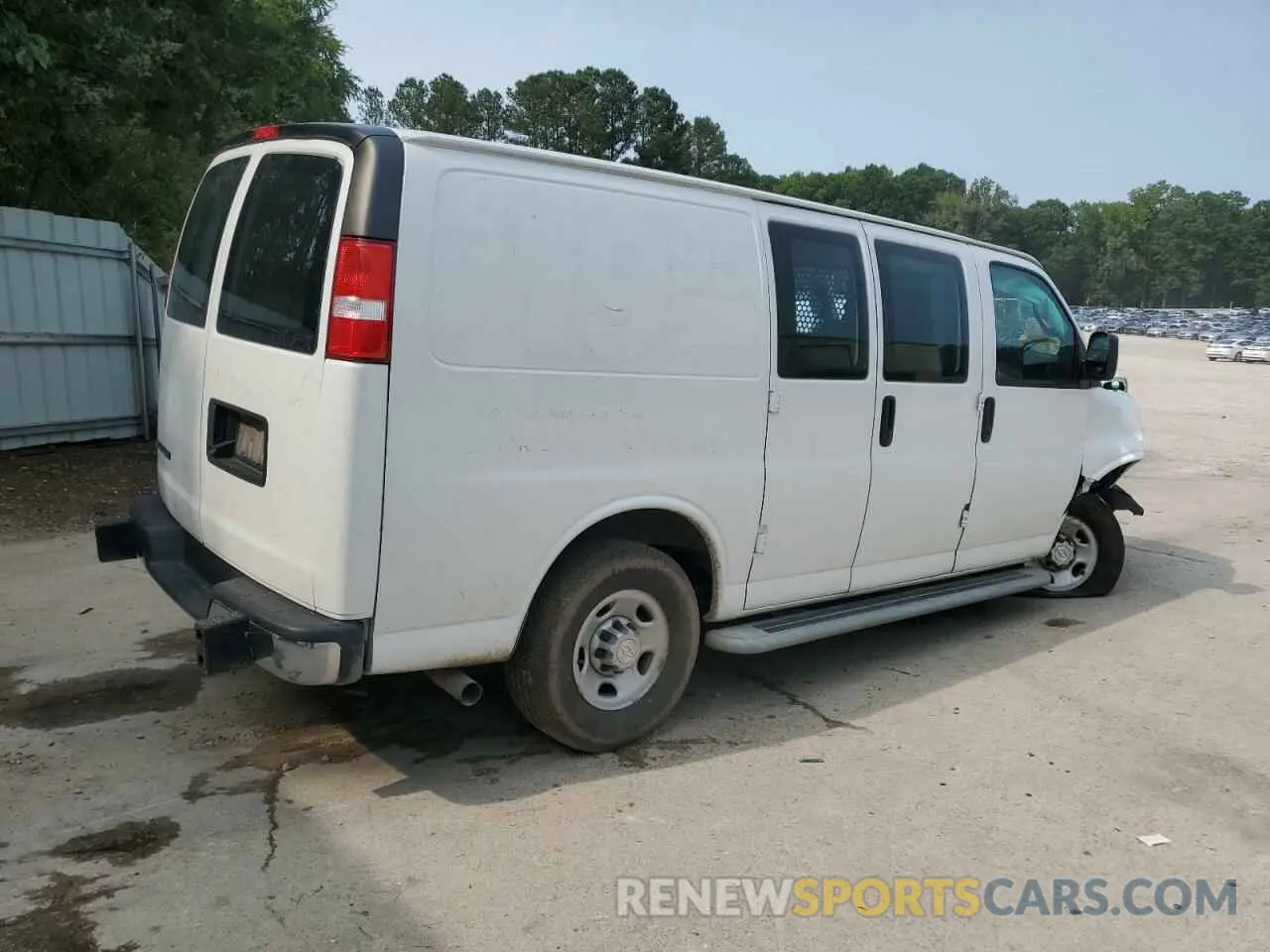 3 Photograph of a damaged car 1GCWGAFP3P1127328 CHEVROLET EXPRESS 2023