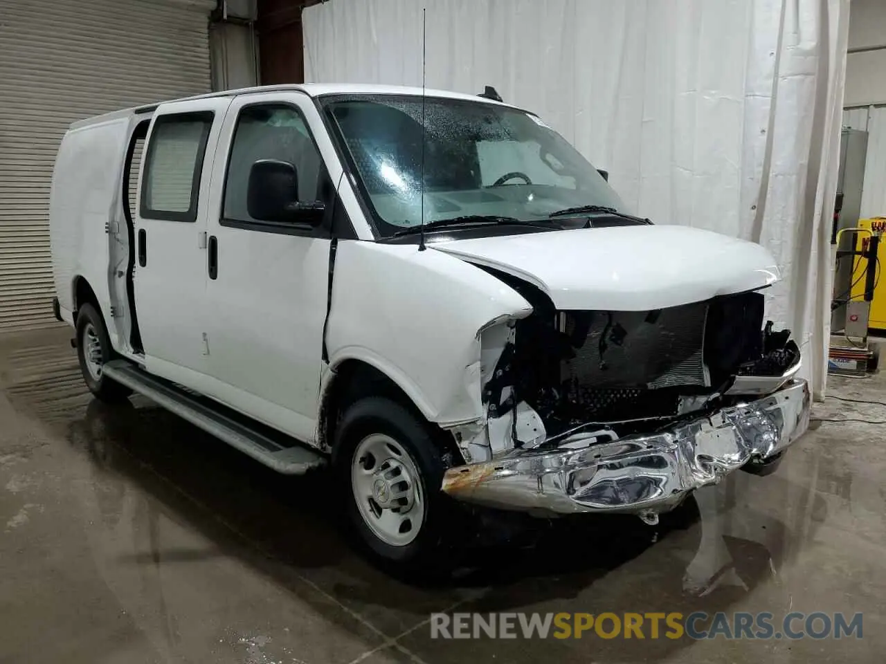4 Photograph of a damaged car 1GCWGAFPXP1244131 CHEVROLET EXPRESS 2023