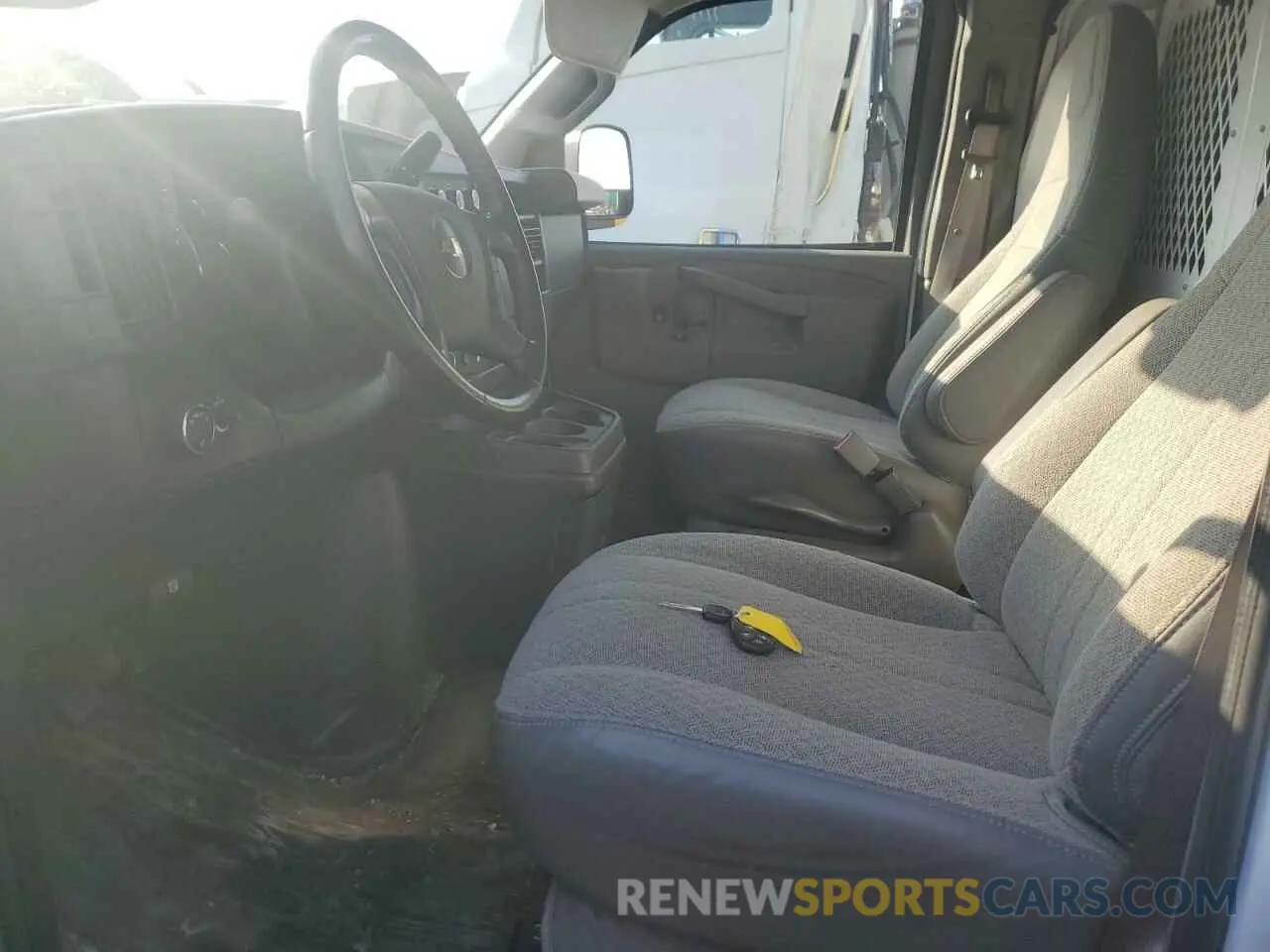 7 Photograph of a damaged car 1GCZGGFP3P1112683 CHEVROLET EXPRESS 2023
