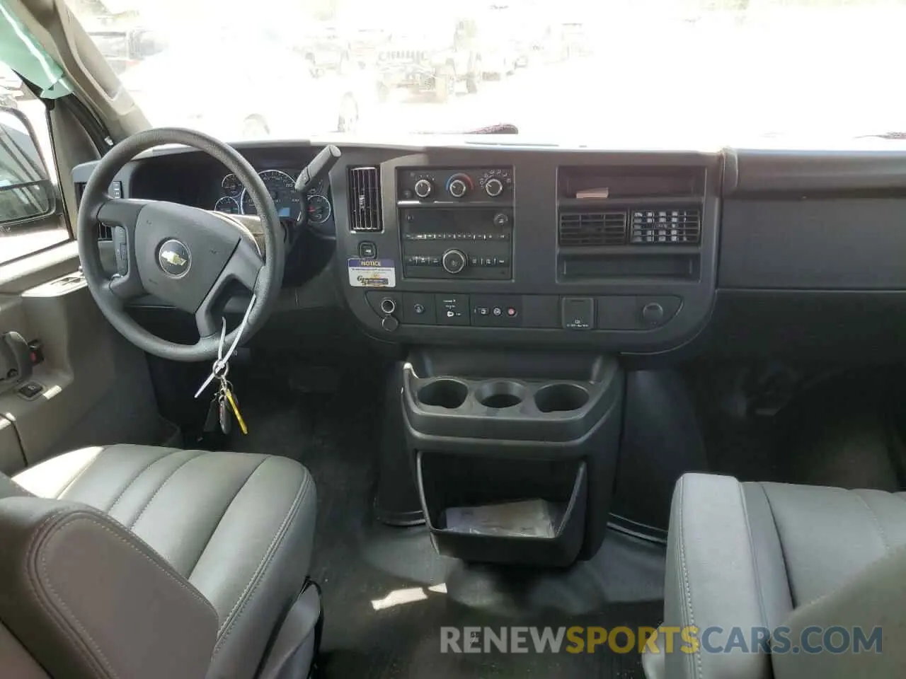 8 Photograph of a damaged car 1GAZGNFP6R1240691 CHEVROLET EXPRESS 2024