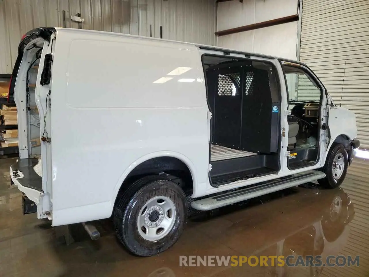 3 Photograph of a damaged car 1GCWGAFP0R1158491 CHEVROLET EXPRESS 2024