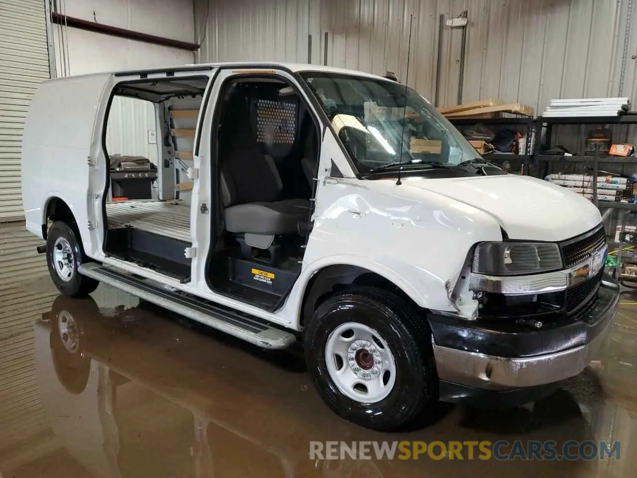 4 Photograph of a damaged car 1GCWGAFP0R1158491 CHEVROLET EXPRESS 2024