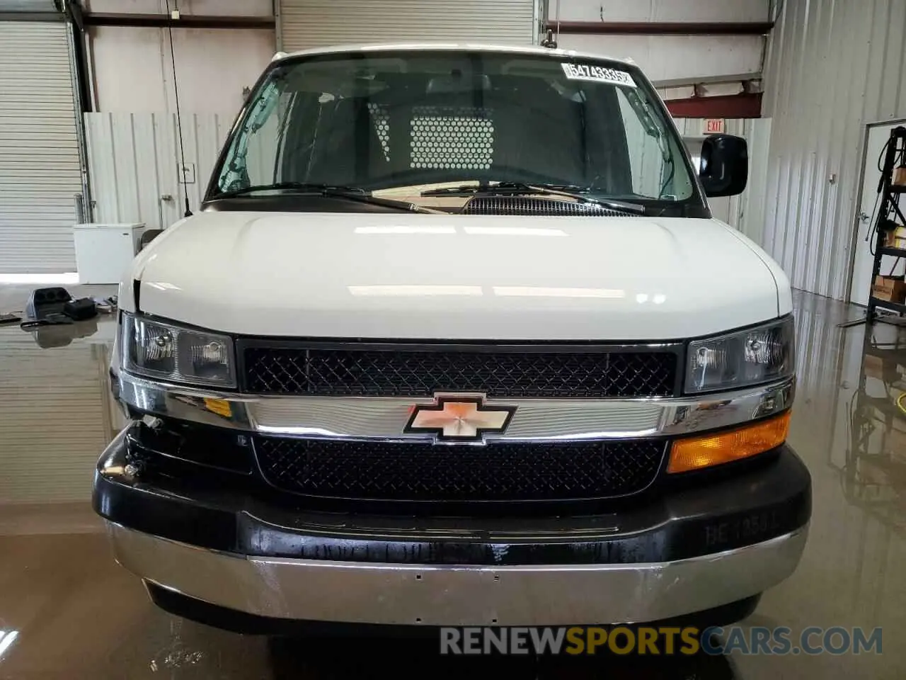 5 Photograph of a damaged car 1GCWGAFP0R1158491 CHEVROLET EXPRESS 2024