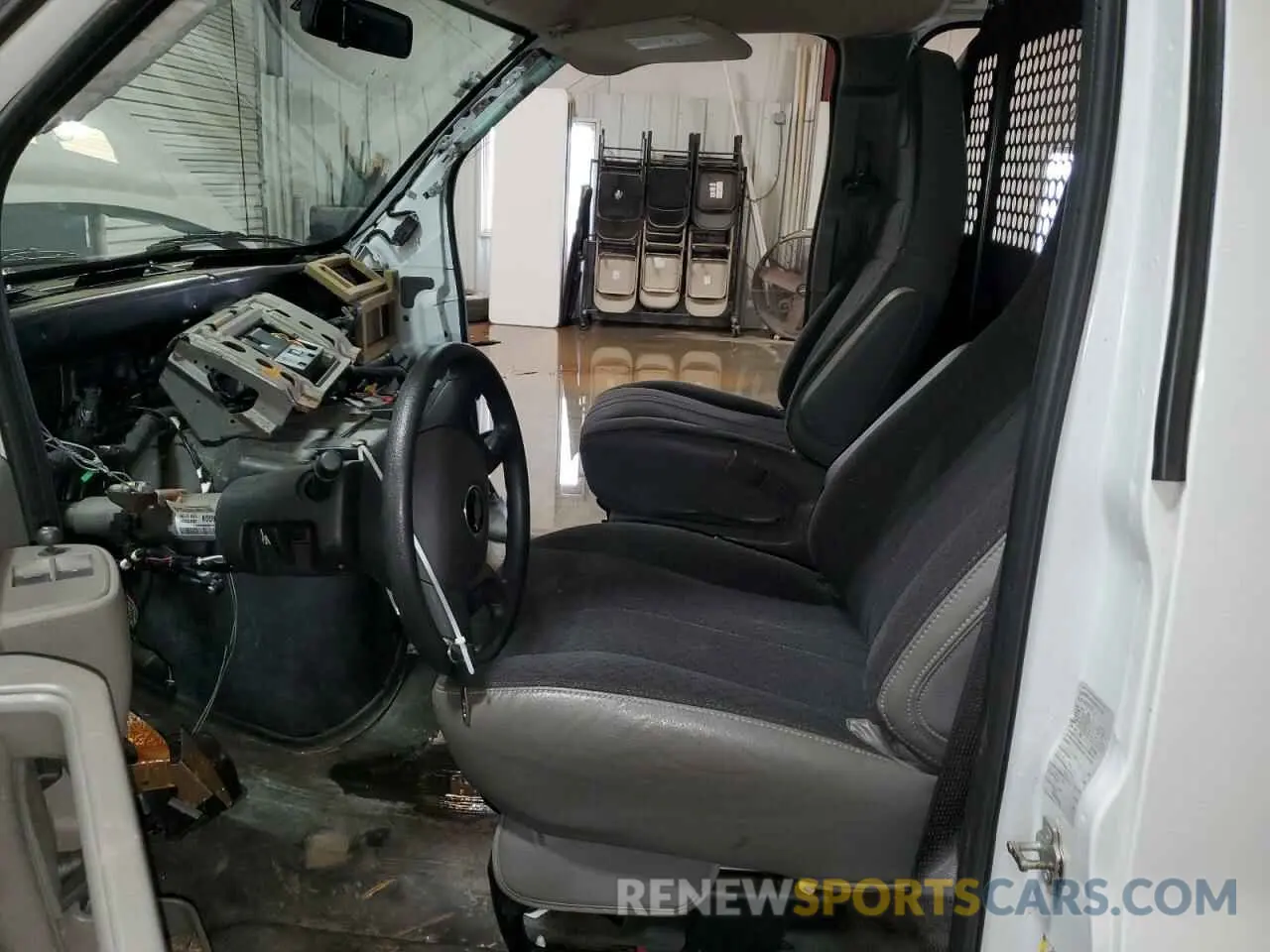 7 Photograph of a damaged car 1GCWGAFP0R1158491 CHEVROLET EXPRESS 2024