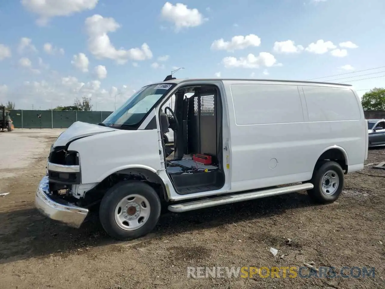 1 Photograph of a damaged car 1GCWGAFP4R1183474 CHEVROLET EXPRESS 2024