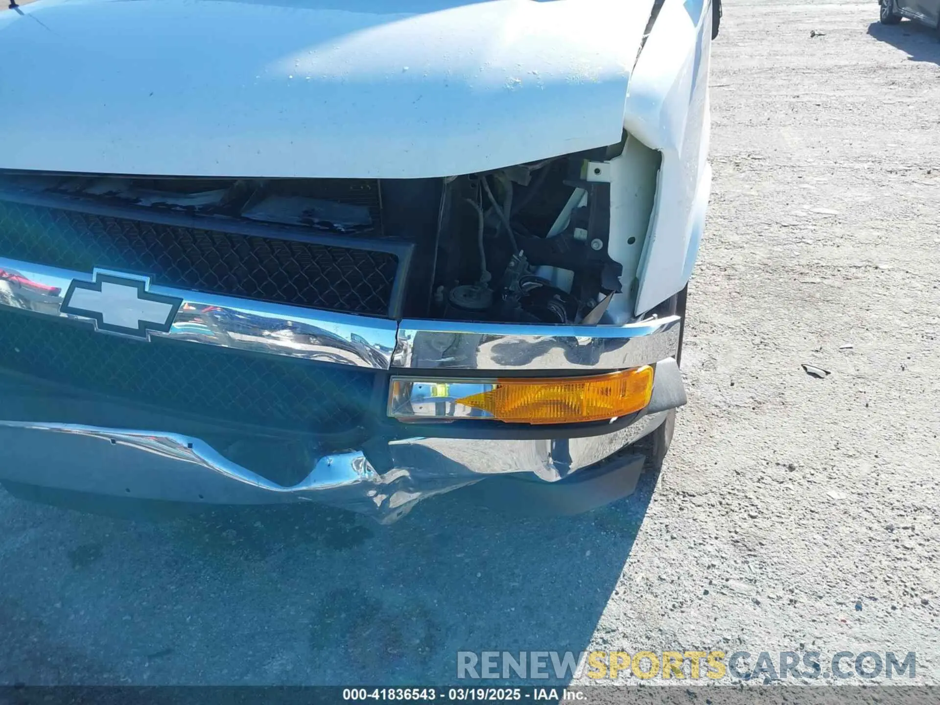 6 Photograph of a damaged car 1GAWGFFG9K1256916 CHEVROLET EXPRESS 2500 2019