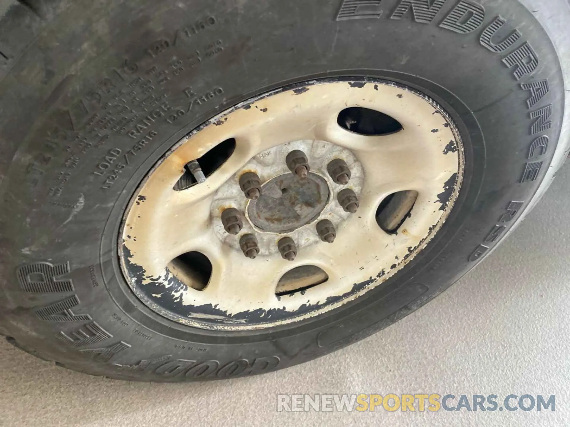 24 Photograph of a damaged car 1GCWGAF10K1222675 CHEVROLET EXPRESS 2500 2019
