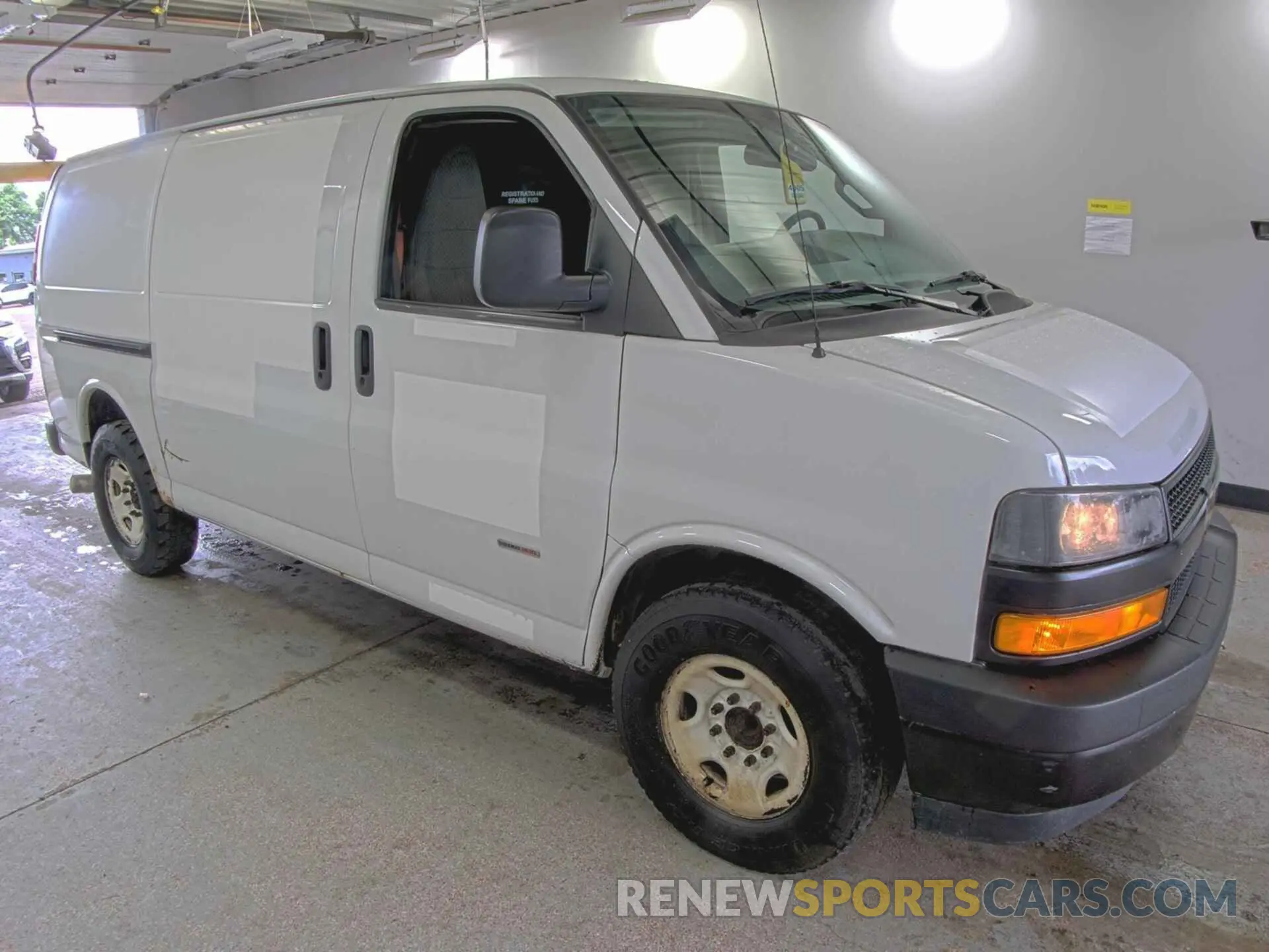 25 Photograph of a damaged car 1GCWGAF10K1222675 CHEVROLET EXPRESS 2500 2019