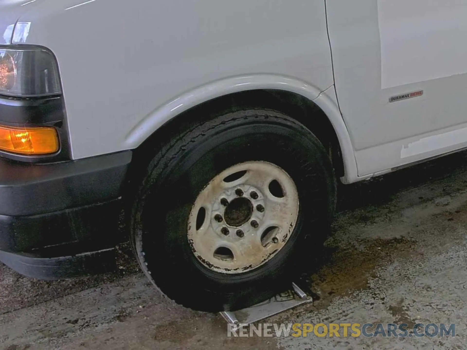 40 Photograph of a damaged car 1GCWGAF10K1222675 CHEVROLET EXPRESS 2500 2019