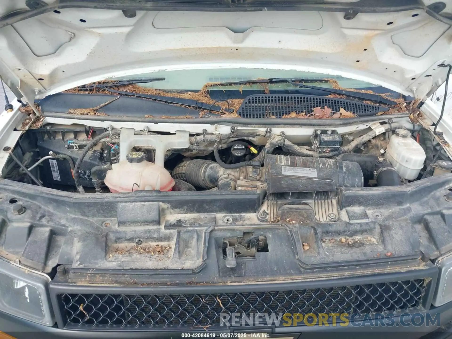 10 Photograph of a damaged car 1GCWGAF16K1370538 CHEVROLET EXPRESS 2500 2019