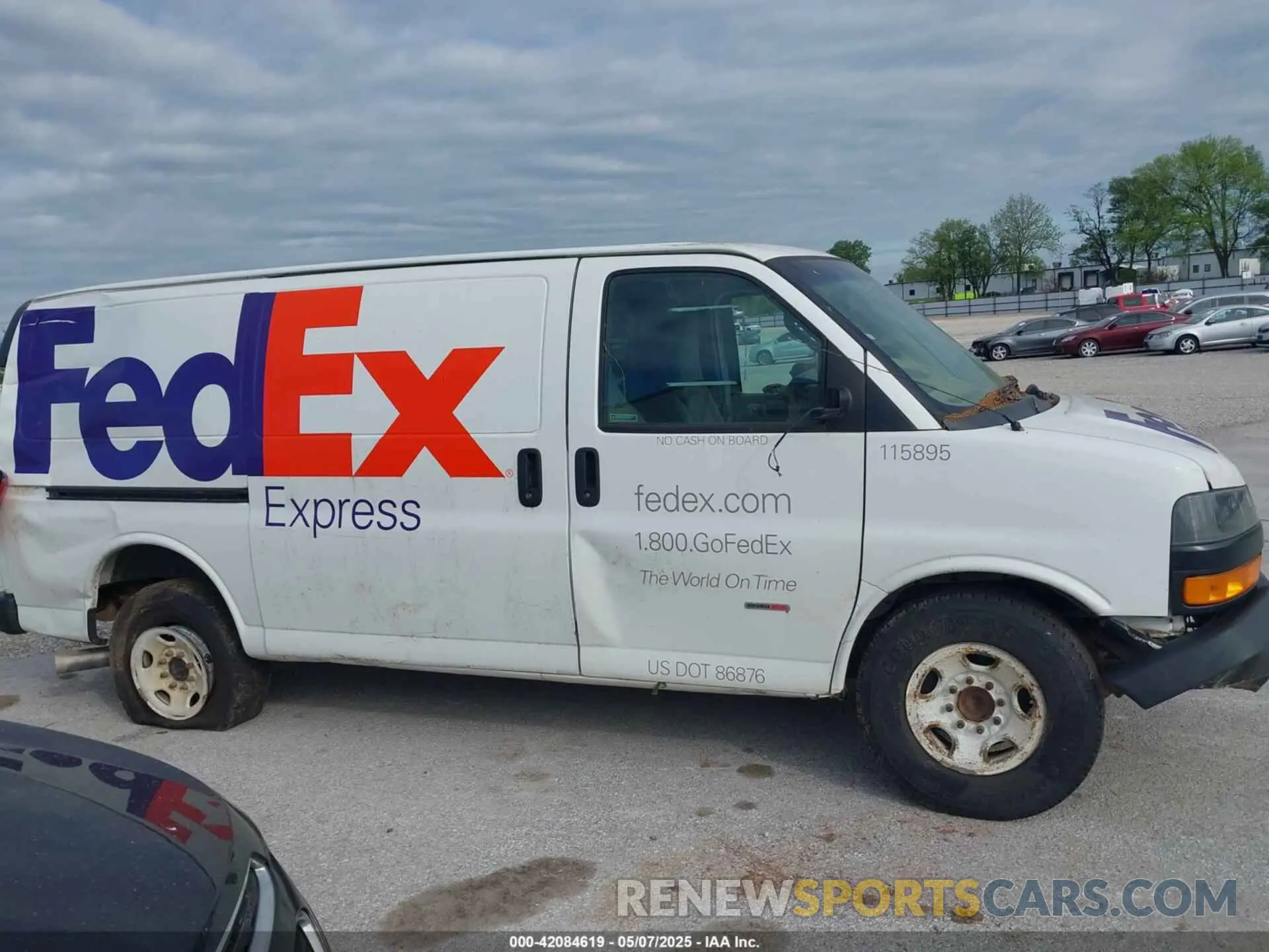 13 Photograph of a damaged car 1GCWGAF16K1370538 CHEVROLET EXPRESS 2500 2019