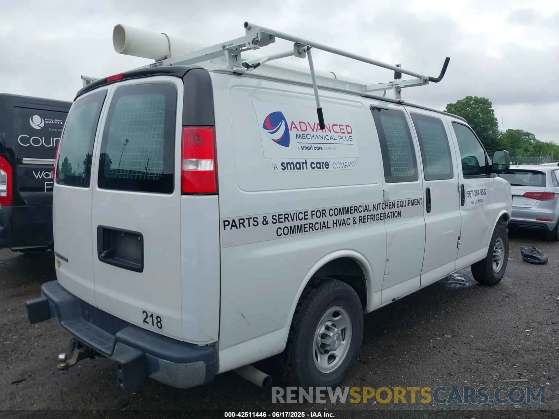 4 Photograph of a damaged car 1GCWGAFG0K1371107 CHEVROLET EXPRESS 2500 2019