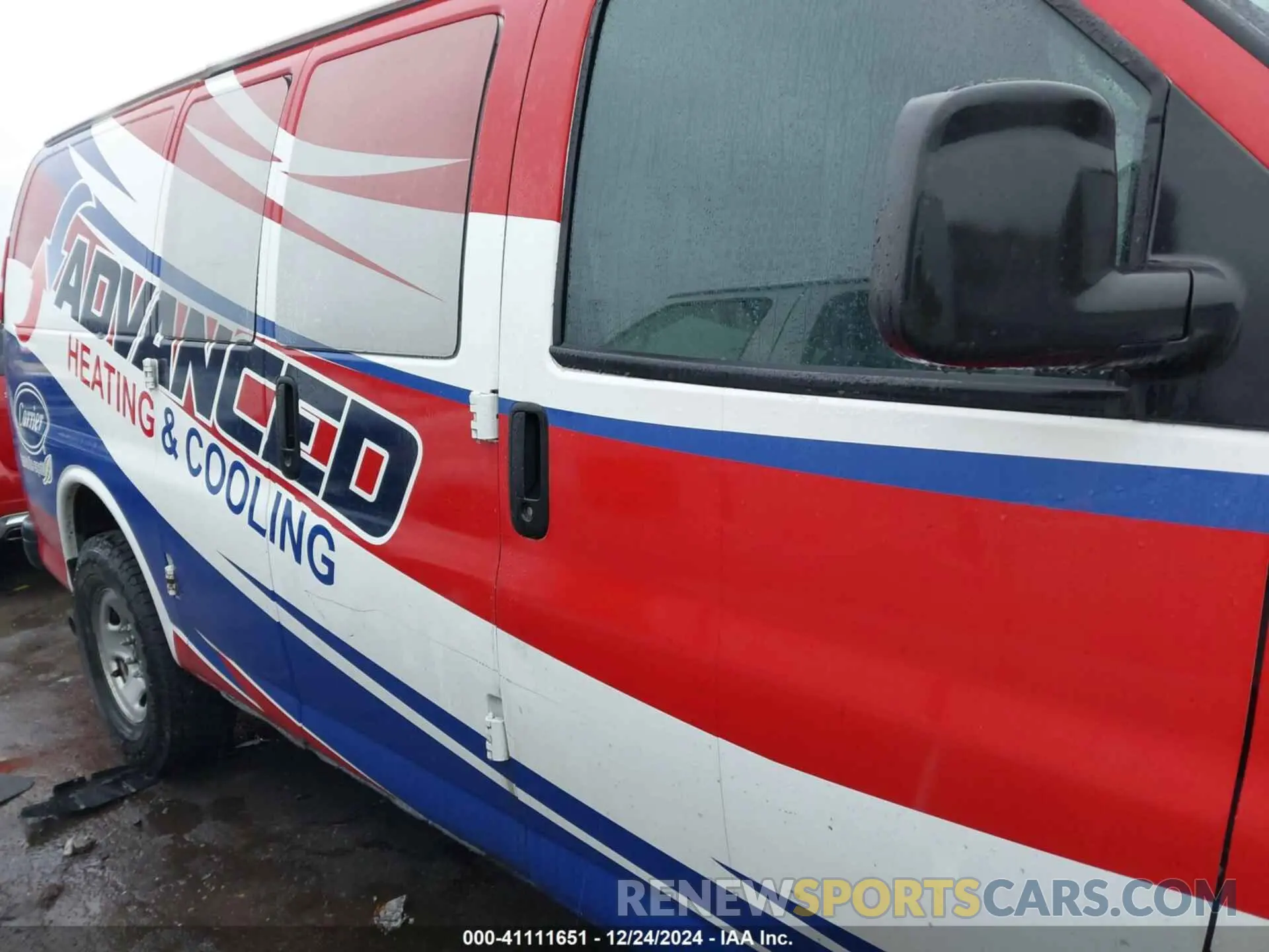 13 Photograph of a damaged car 1GCWGAFG4K1371269 CHEVROLET EXPRESS 2500 2019