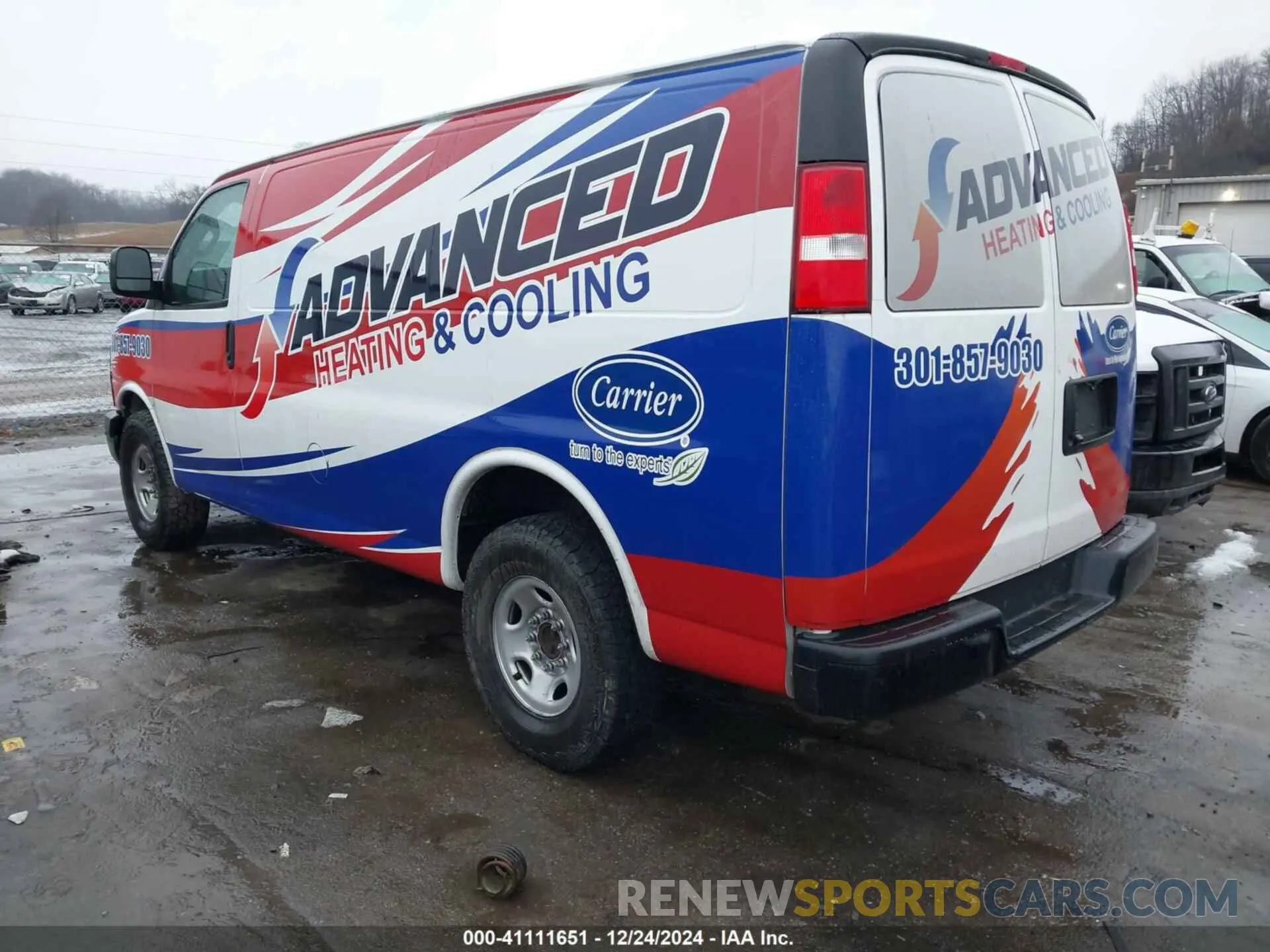 3 Photograph of a damaged car 1GCWGAFG4K1371269 CHEVROLET EXPRESS 2500 2019