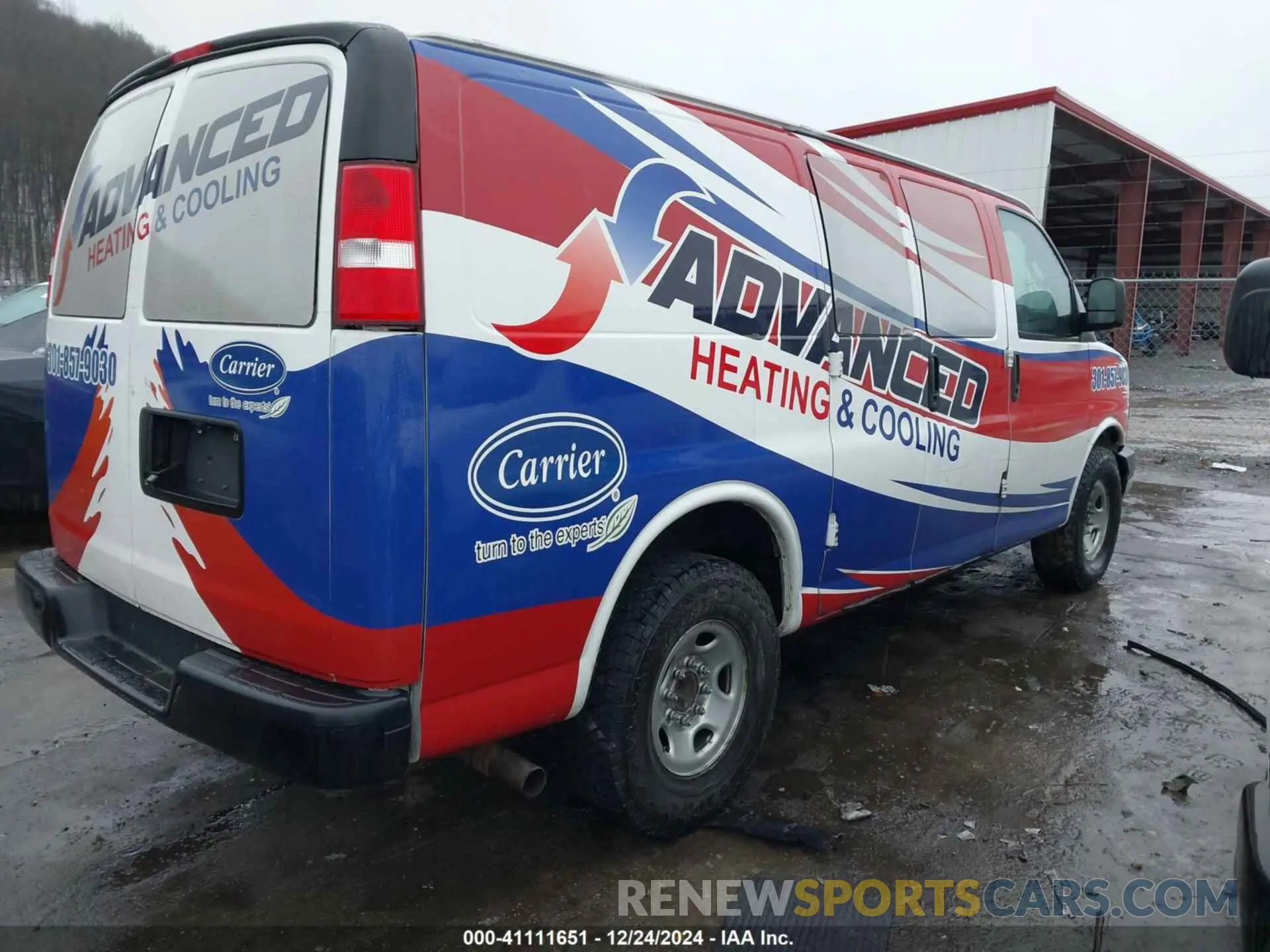 4 Photograph of a damaged car 1GCWGAFG4K1371269 CHEVROLET EXPRESS 2500 2019