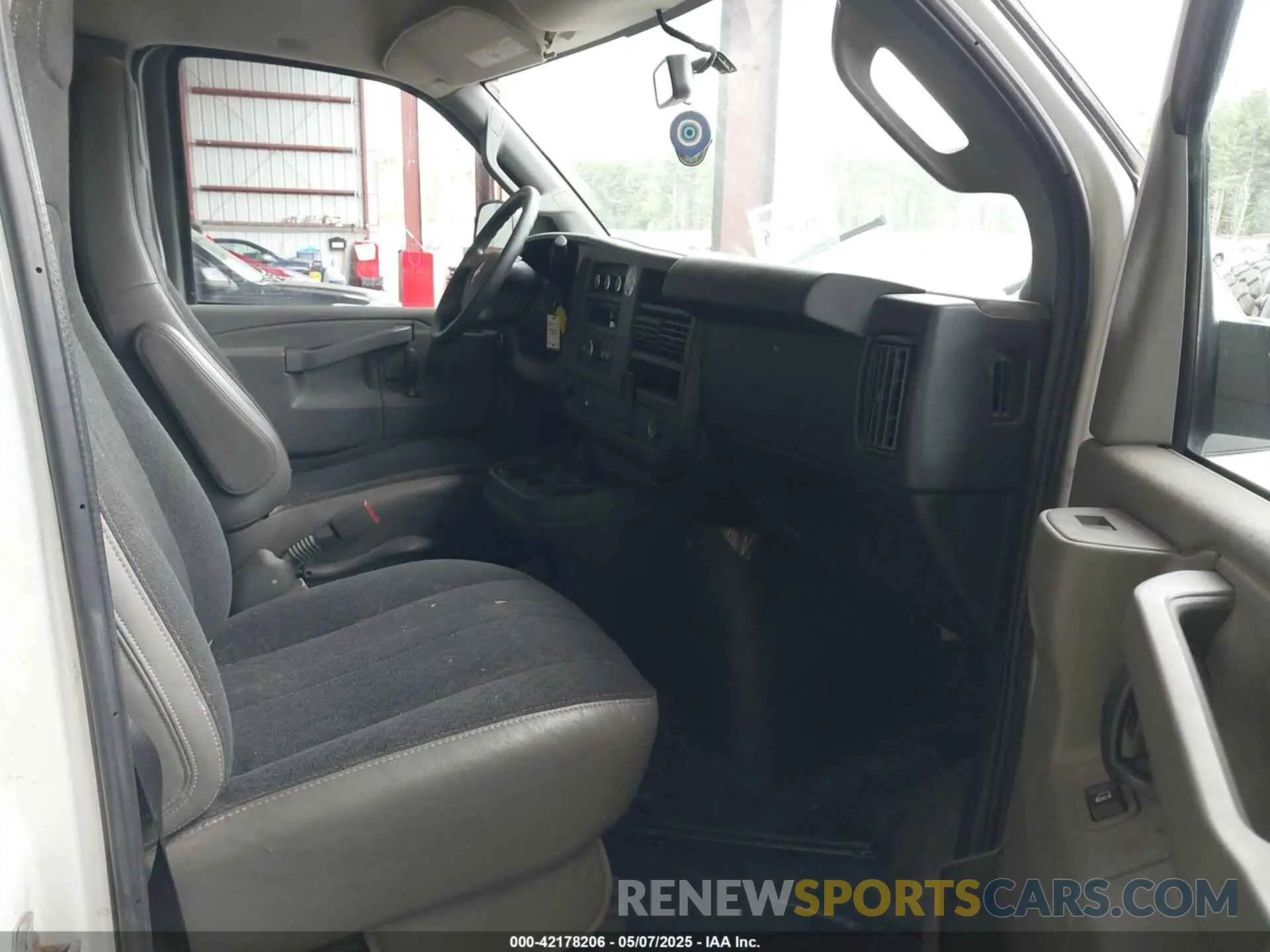 5 Photograph of a damaged car 1GCWGAFG5K1218772 CHEVROLET EXPRESS 2500 2019