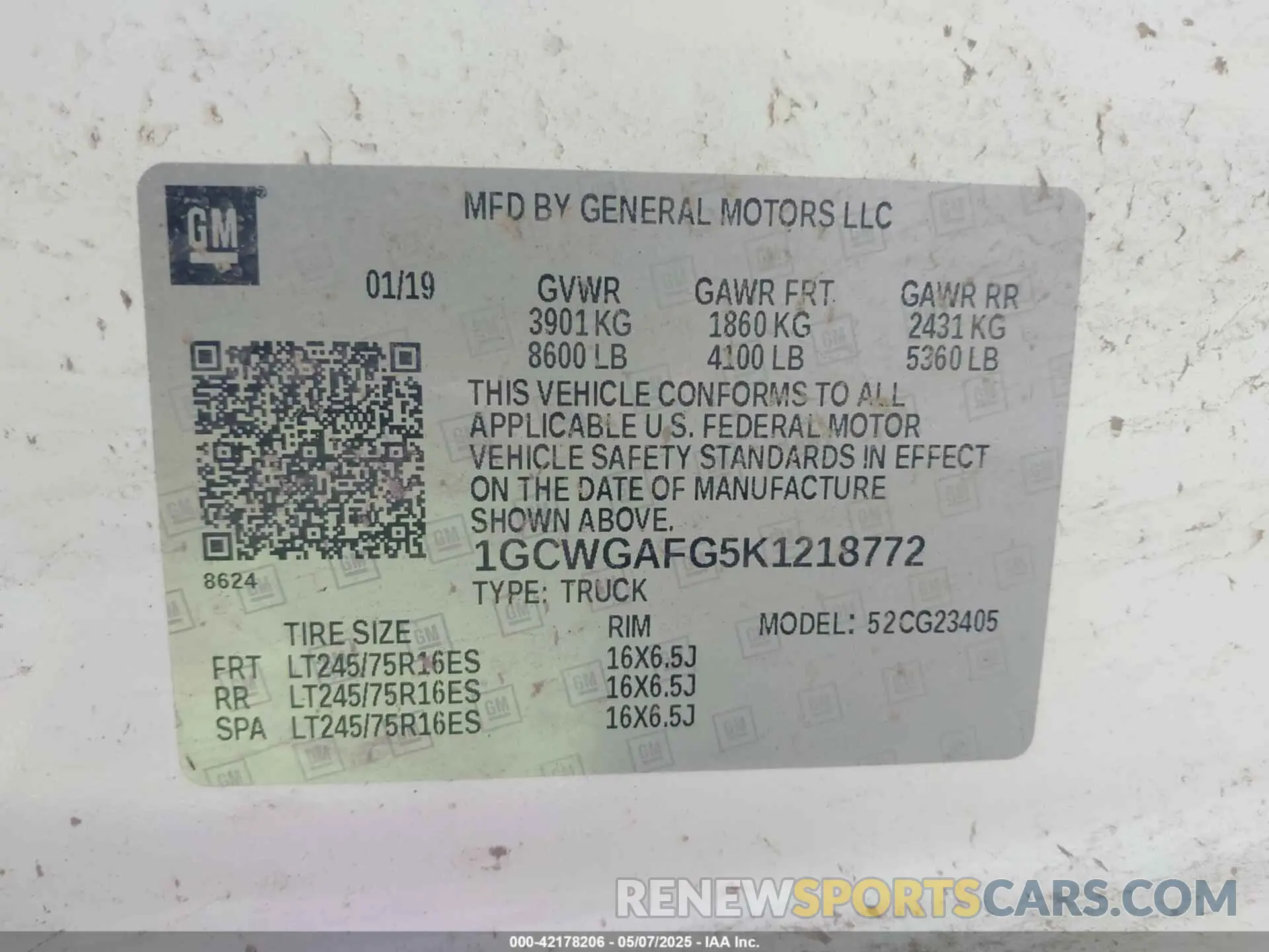 9 Photograph of a damaged car 1GCWGAFG5K1218772 CHEVROLET EXPRESS 2500 2019