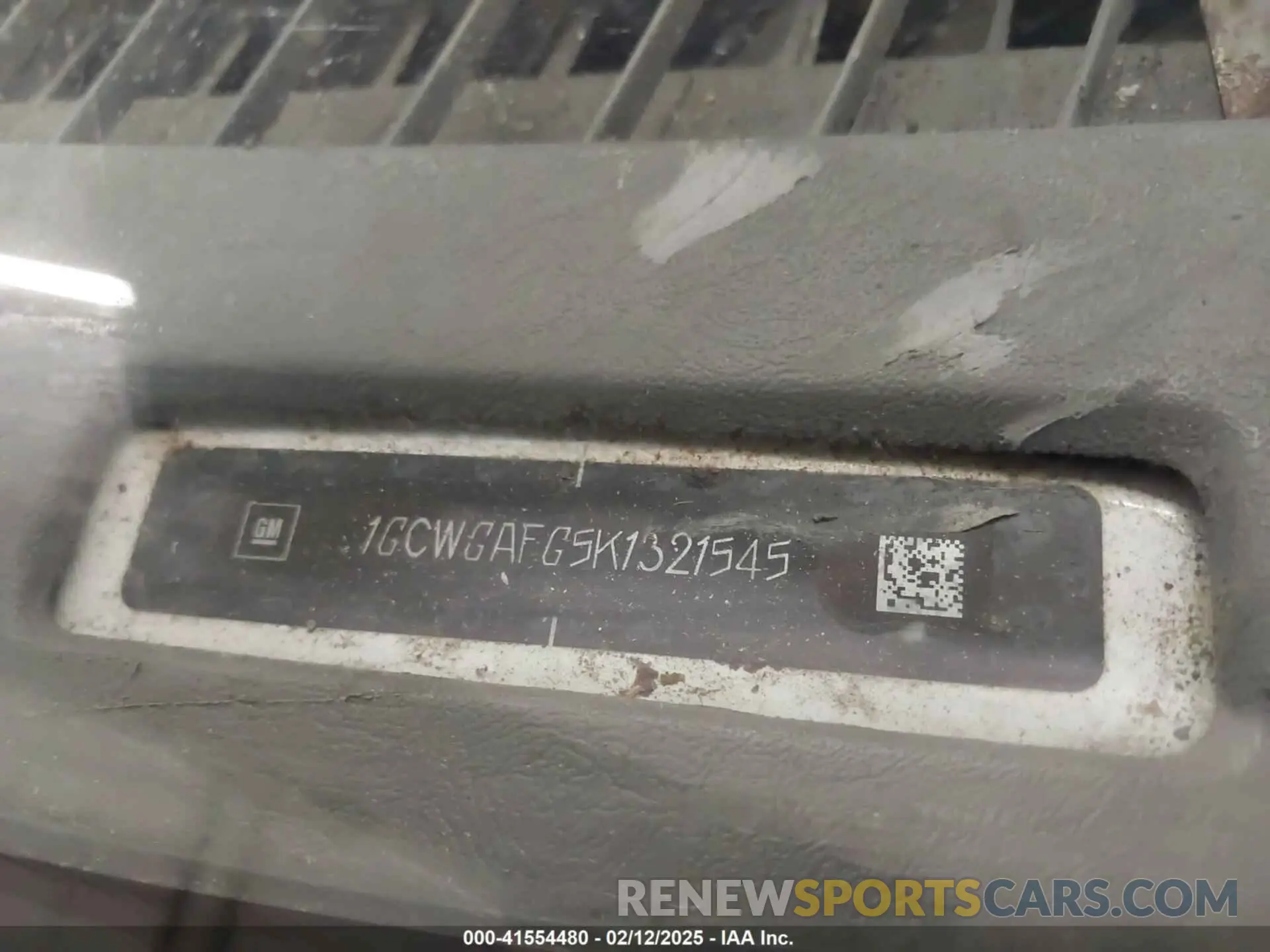 9 Photograph of a damaged car 1GCWGAFG5K1321545 CHEVROLET EXPRESS 2500 2019