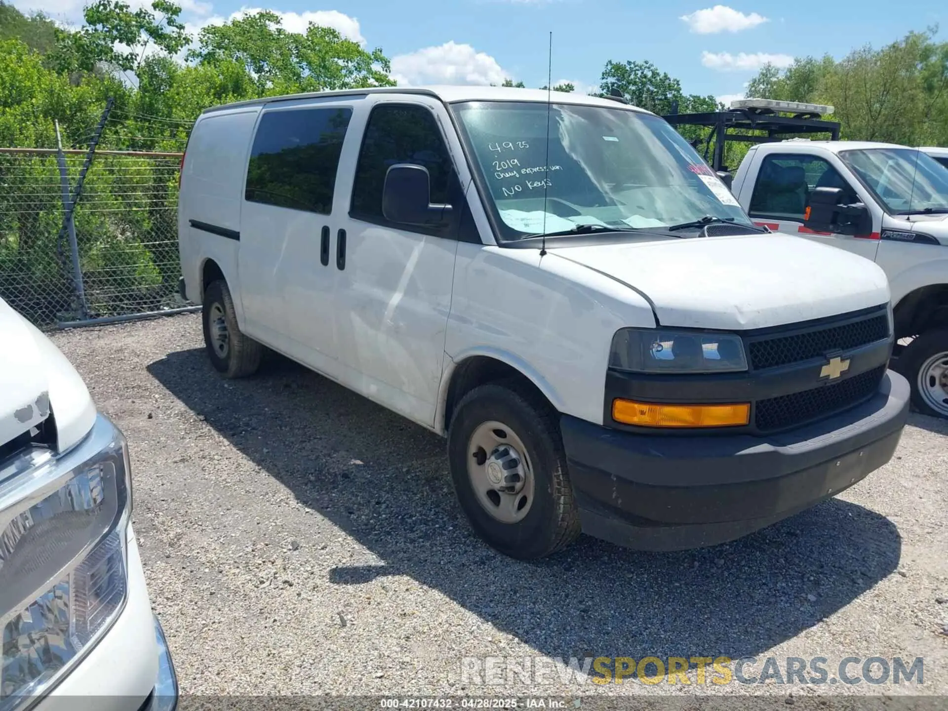 1 Photograph of a damaged car 1GCWGAFG8K1365250 CHEVROLET EXPRESS 2500 2019