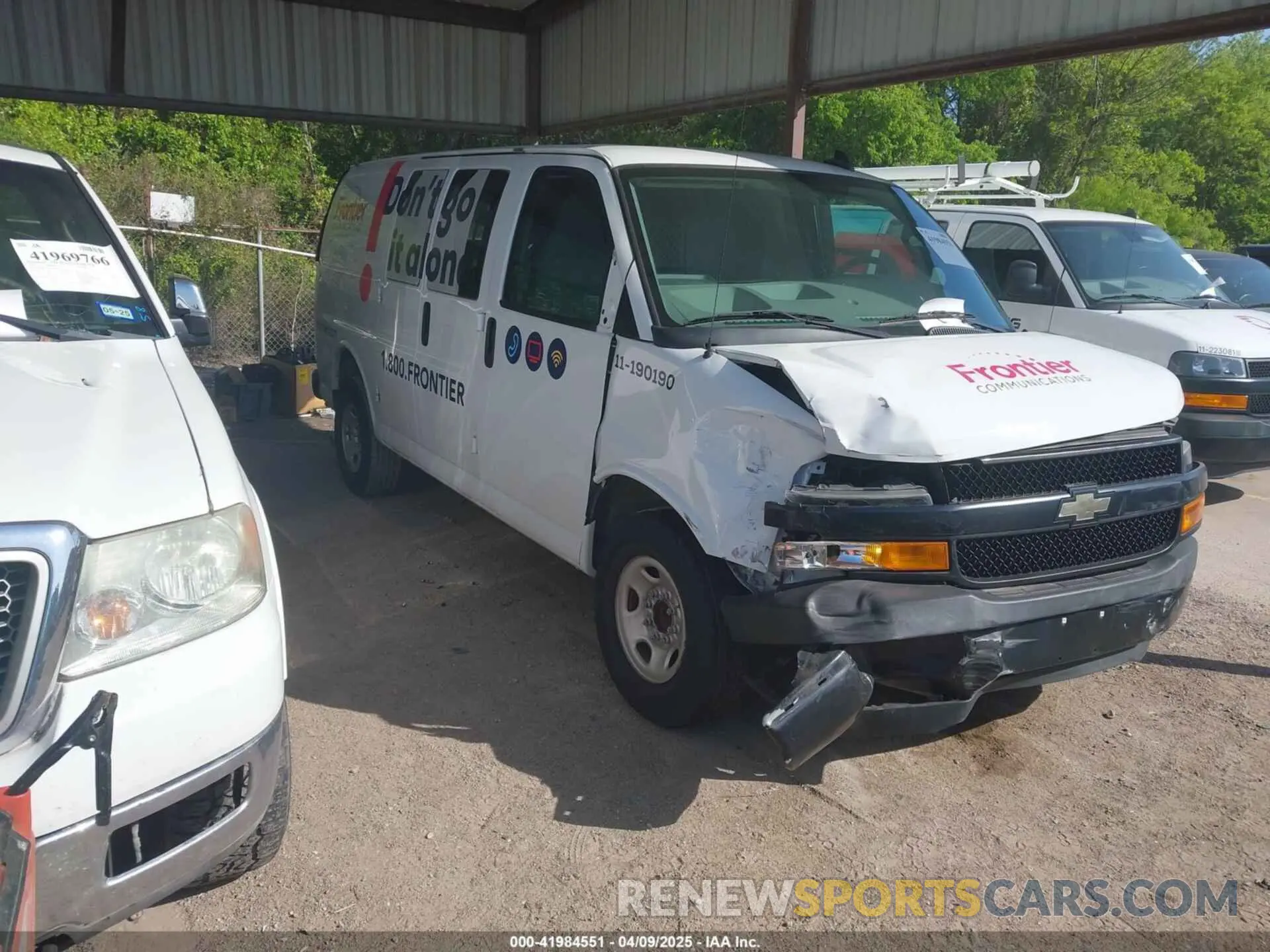 1 Photograph of a damaged car 1GCWGAFP0K1163129 CHEVROLET EXPRESS 2500 2019