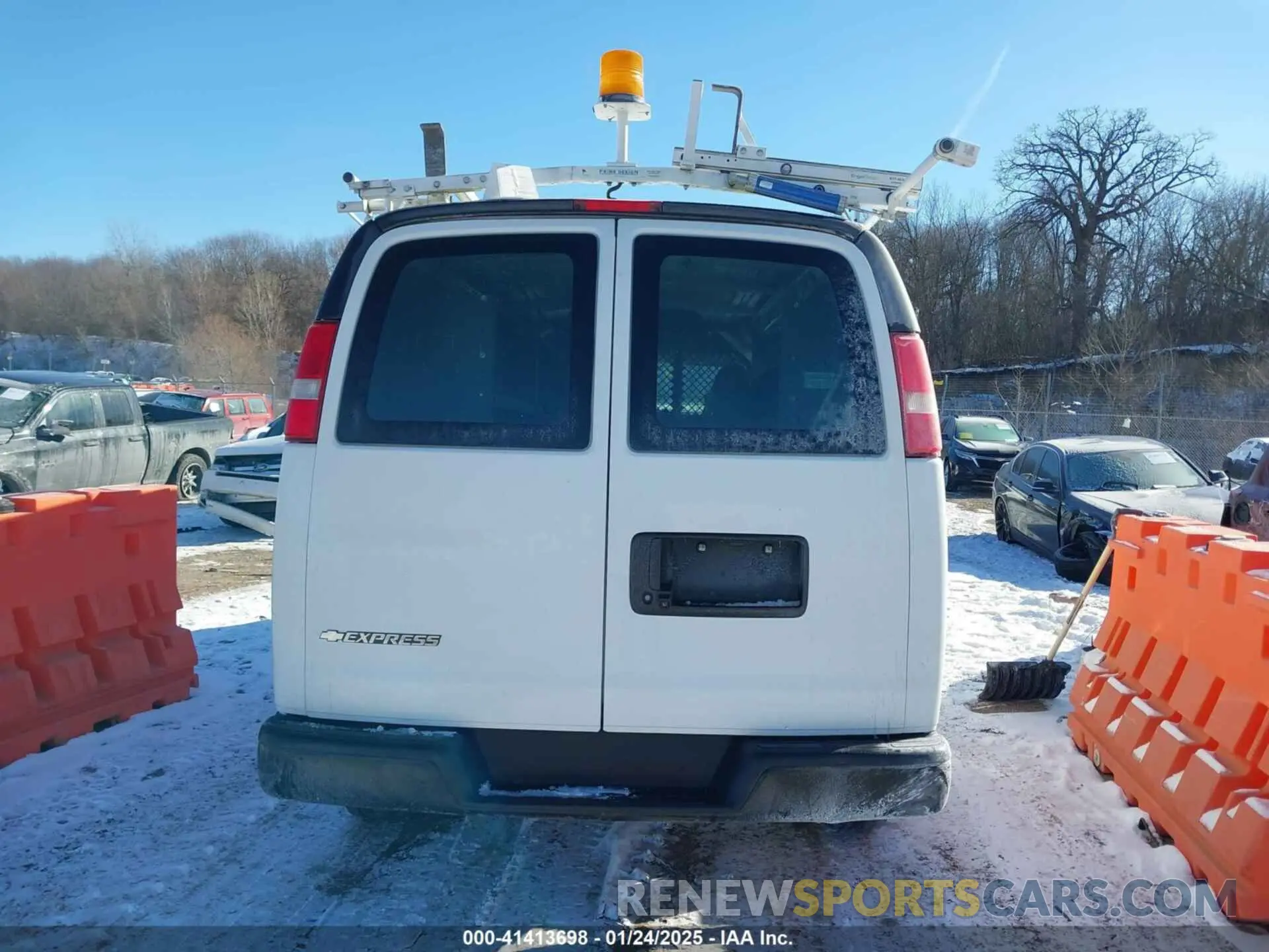 16 Photograph of a damaged car 1GCWGAFP2K1165836 CHEVROLET EXPRESS 2500 2019
