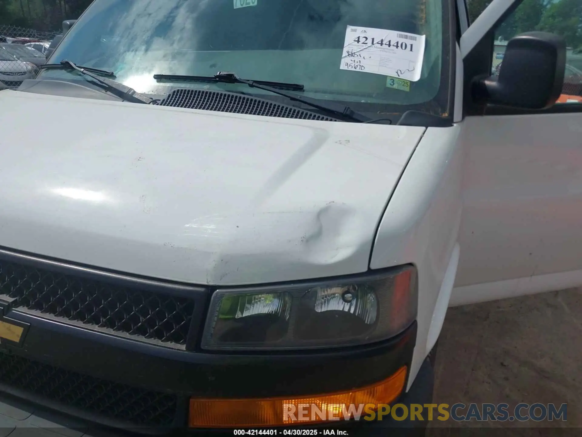 6 Photograph of a damaged car 1GCWGAFP2K1241541 CHEVROLET EXPRESS 2500 2019