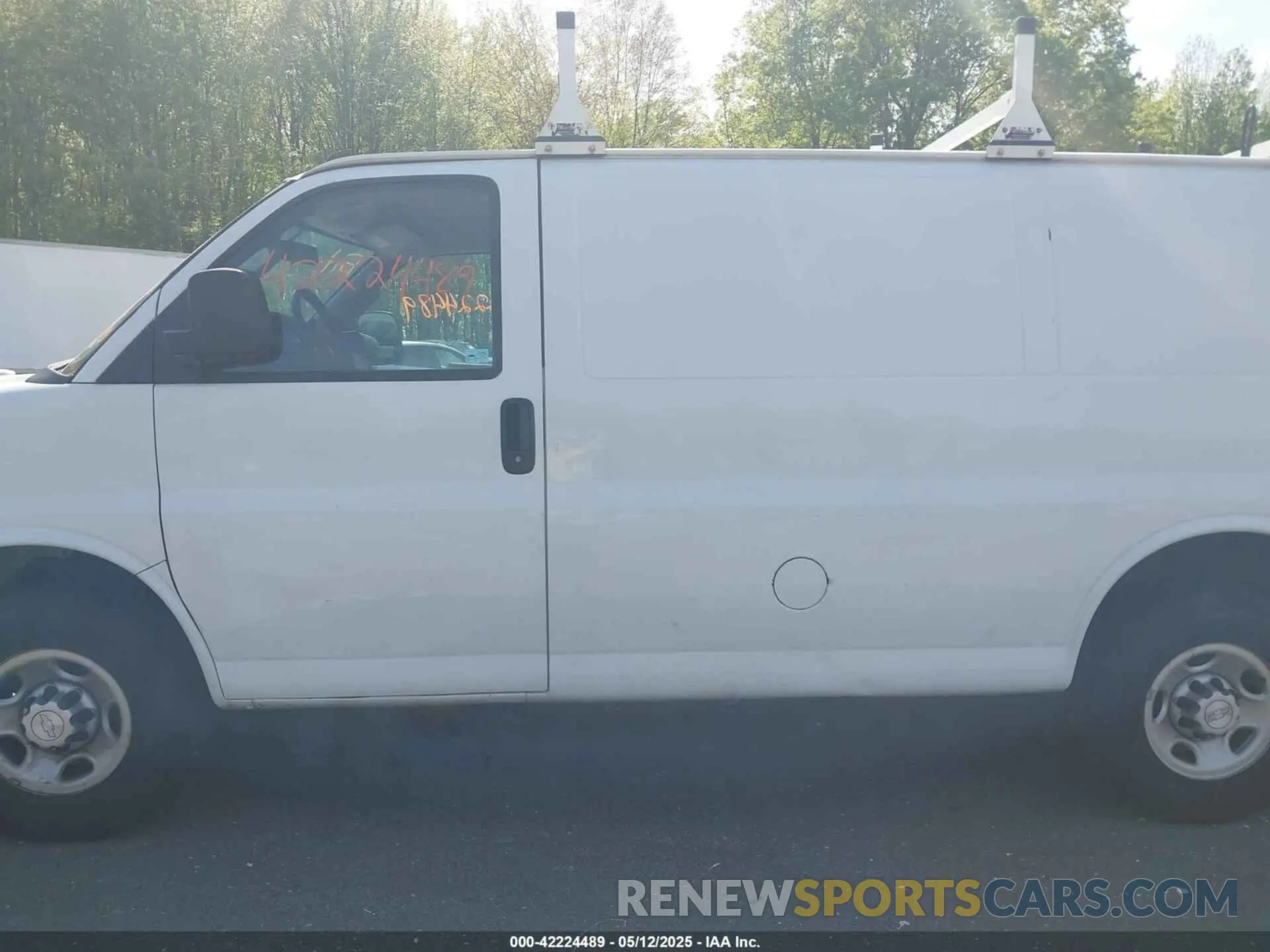 15 Photograph of a damaged car 1GCWGAFP2K1251874 CHEVROLET EXPRESS 2500 2019
