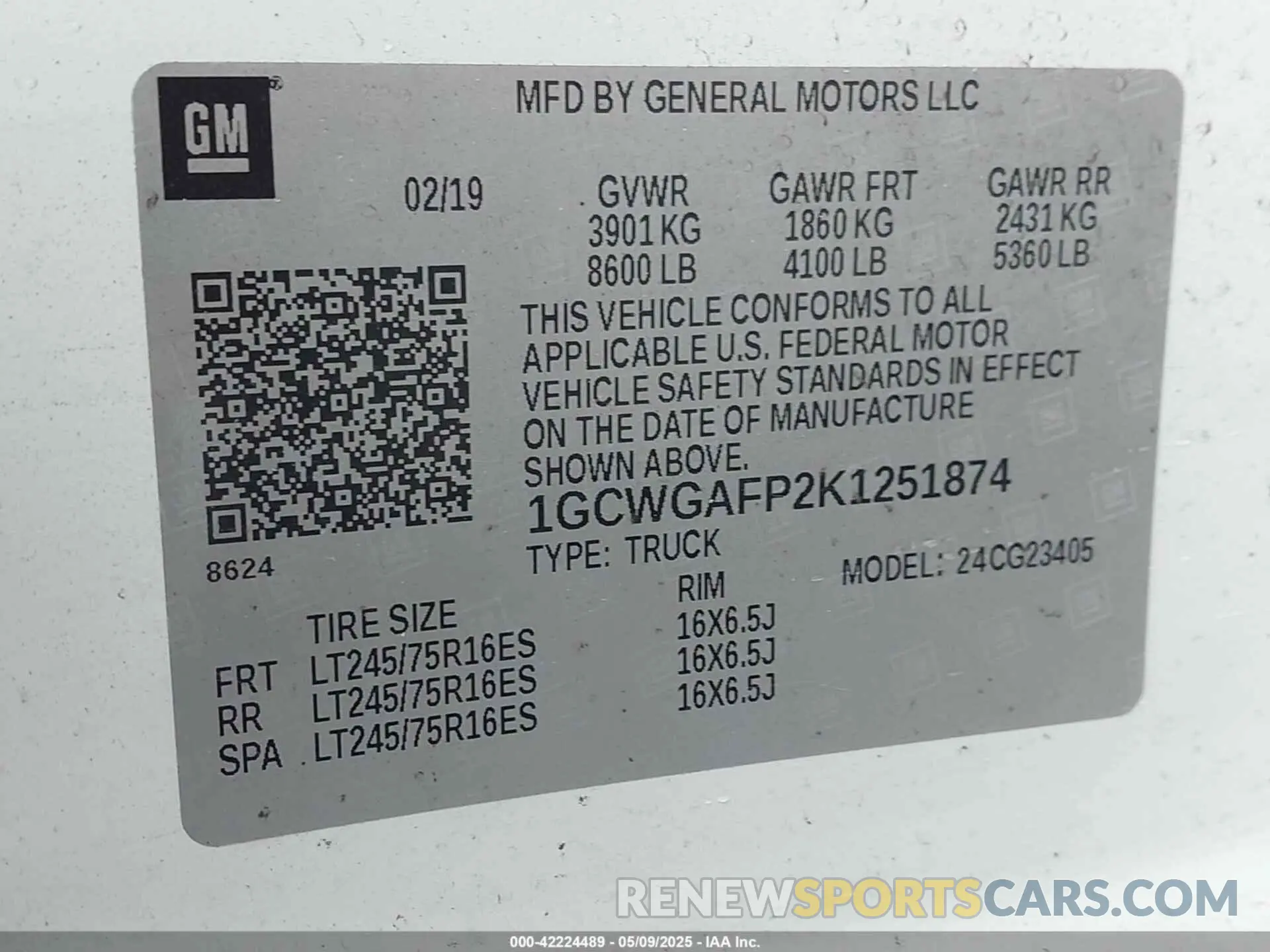 9 Photograph of a damaged car 1GCWGAFP2K1251874 CHEVROLET EXPRESS 2500 2019
