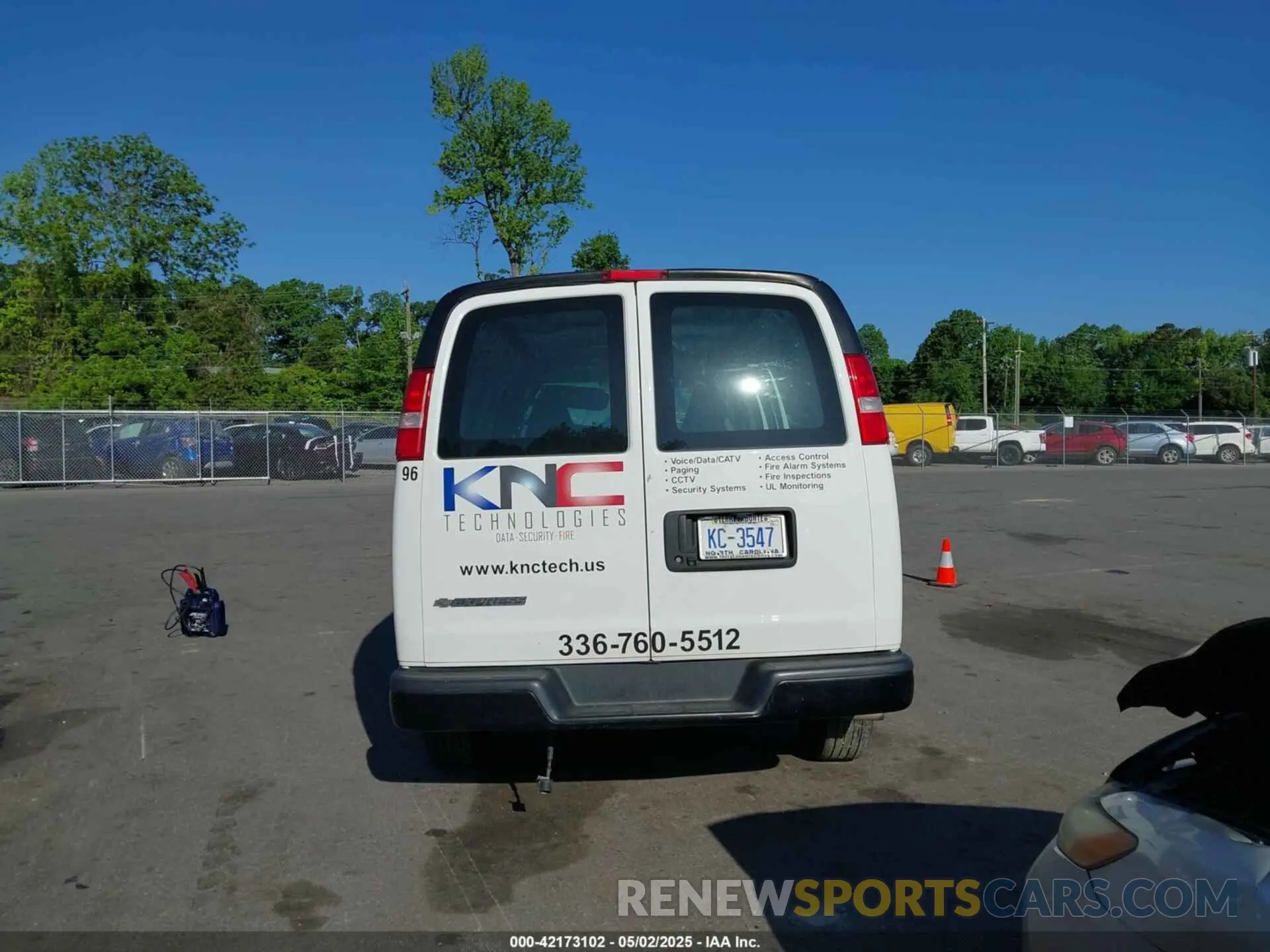 15 Photograph of a damaged car 1GCWGAFP2K1274068 CHEVROLET EXPRESS 2500 2019