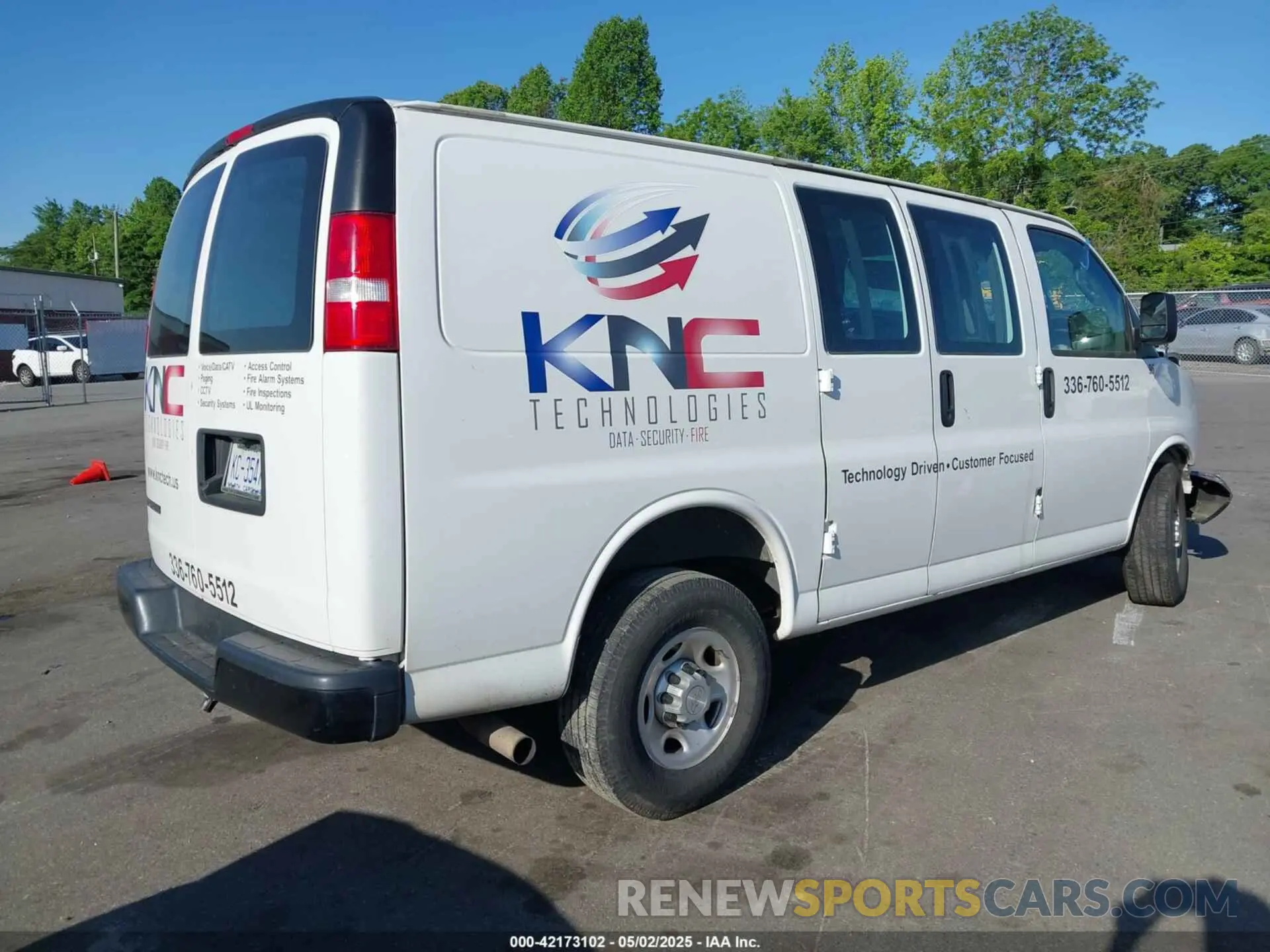 4 Photograph of a damaged car 1GCWGAFP2K1274068 CHEVROLET EXPRESS 2500 2019