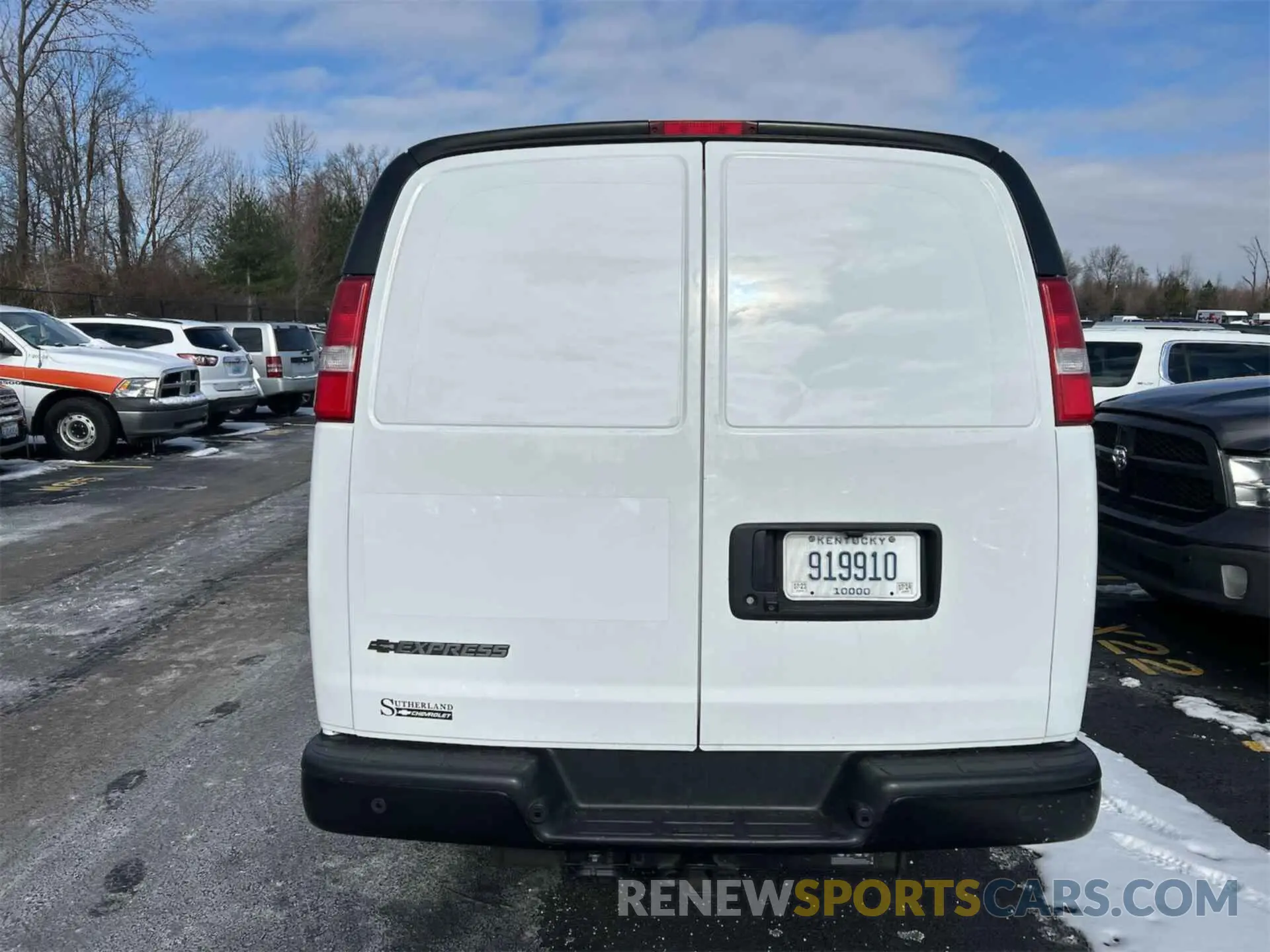 4 Photograph of a damaged car 1GCWGAFP3K1367584 CHEVROLET EXPRESS 2500 2019